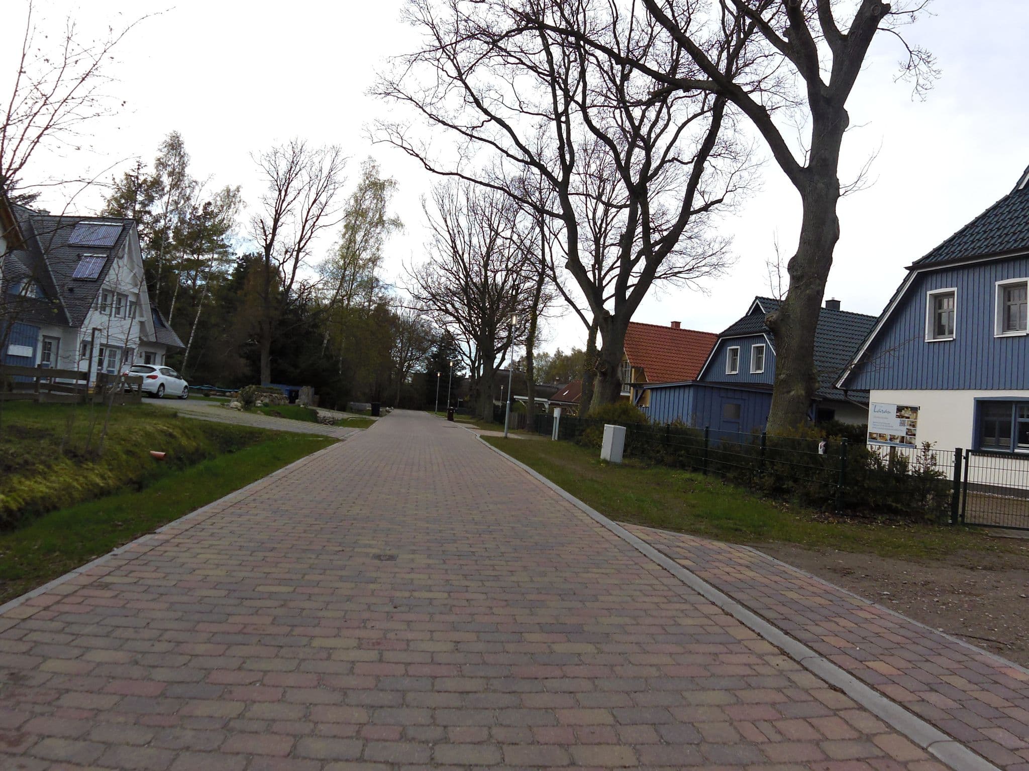 Street view near Domizil am Ostseewald, Zingst — © zoegglmeyr (CC BY-SA · Mapillary)