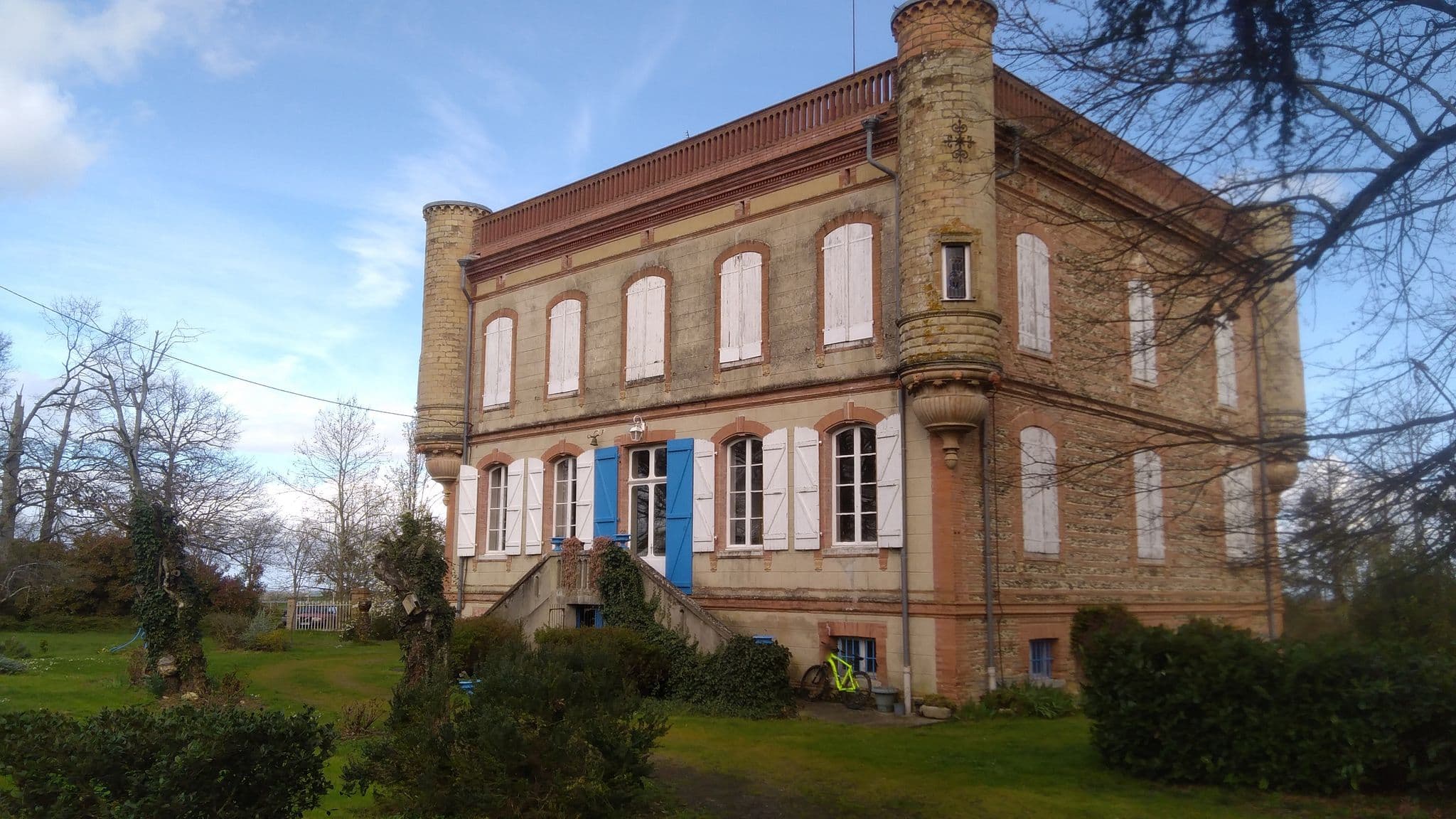 Street view near Château Lagaillarde, Launac — © snoky (CC BY-SA · Mapillary)
