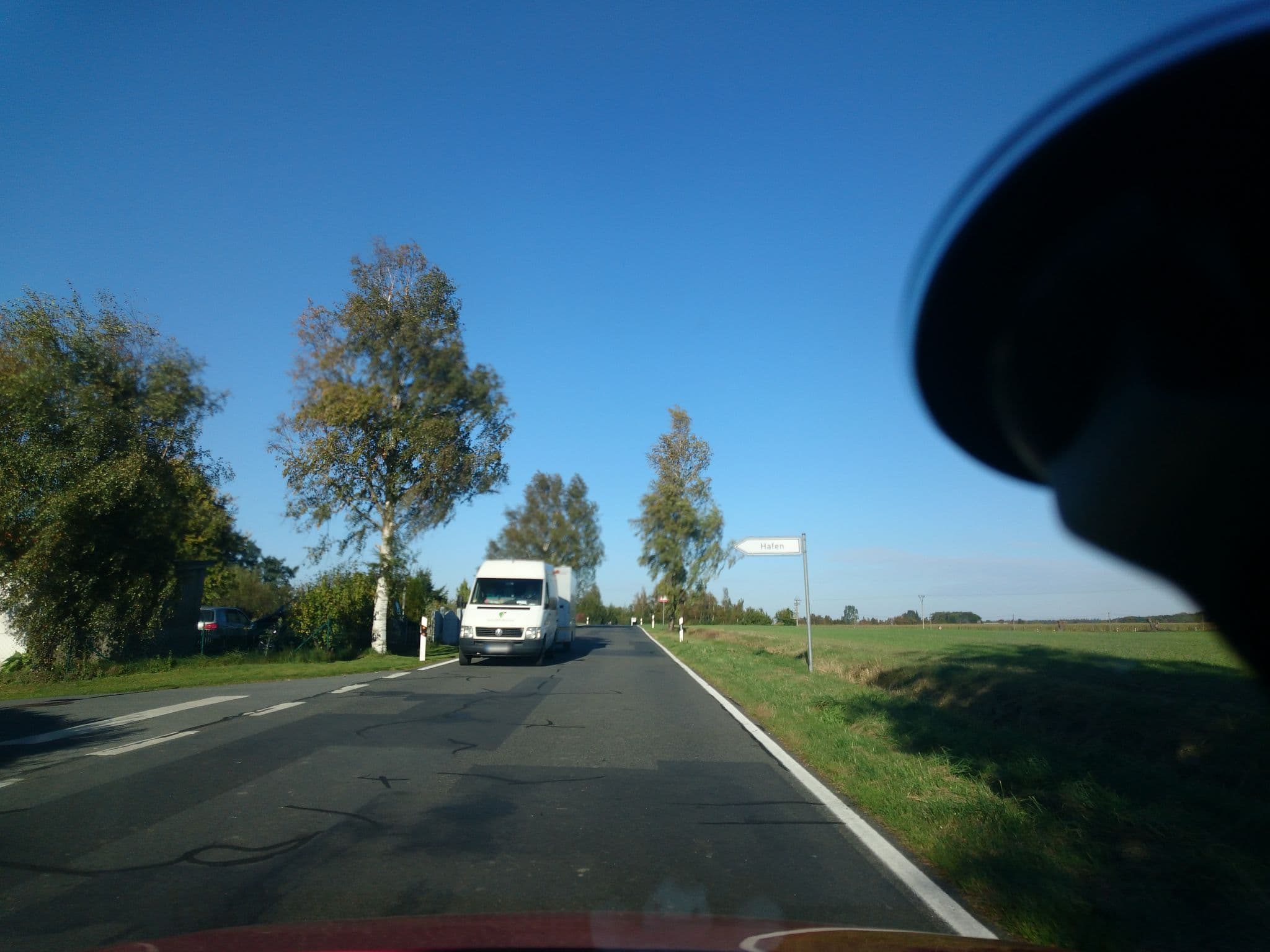 Street view near Ferienanlage Neuendorf, Born — © jacobbraeutigam (CC BY-SA · Mapillary)