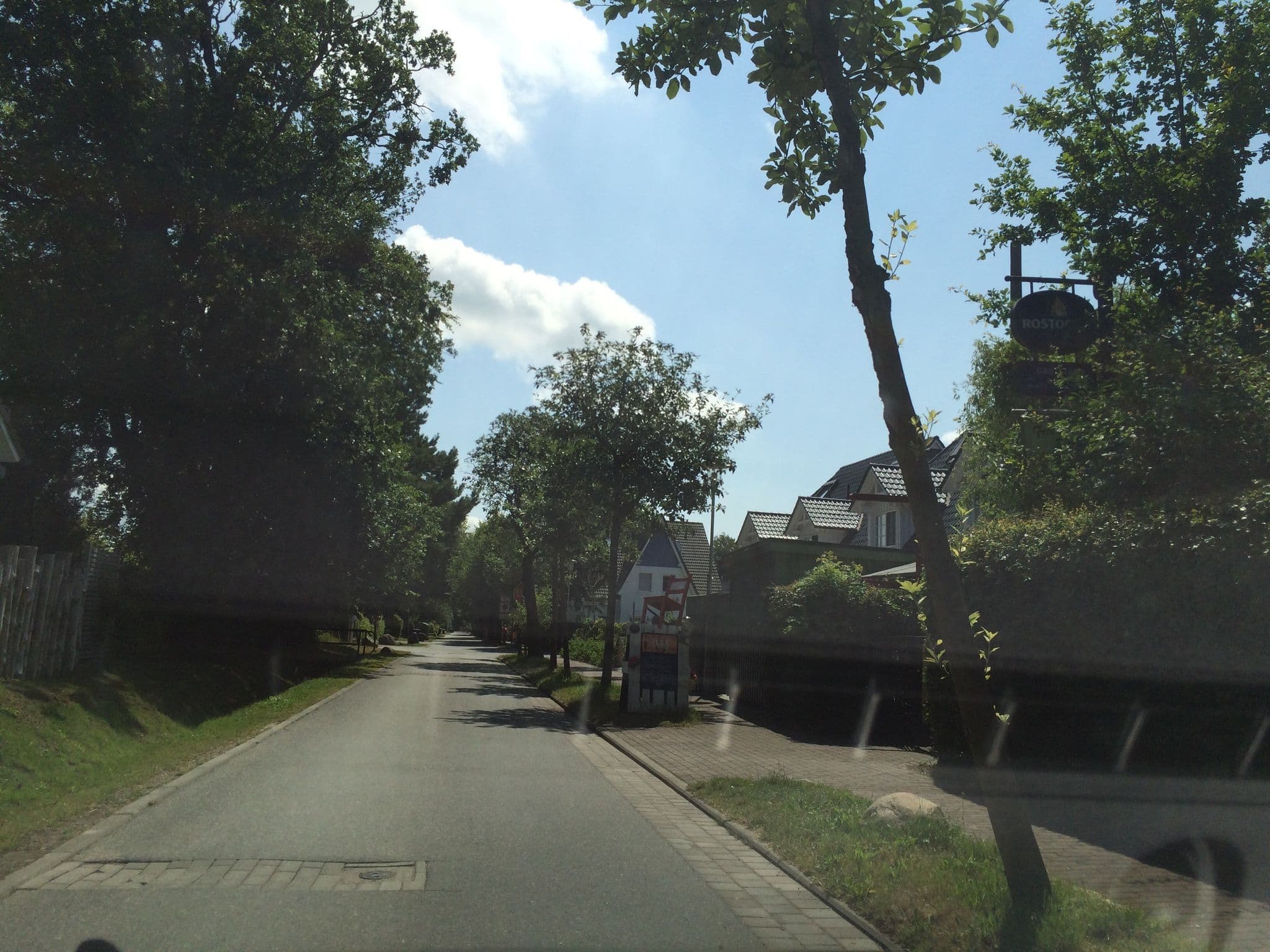 Street view near Ferienhäuser Zingster Perlen & TraumZeit, Zingst — © hajak (CC BY-SA · Mapillary)
