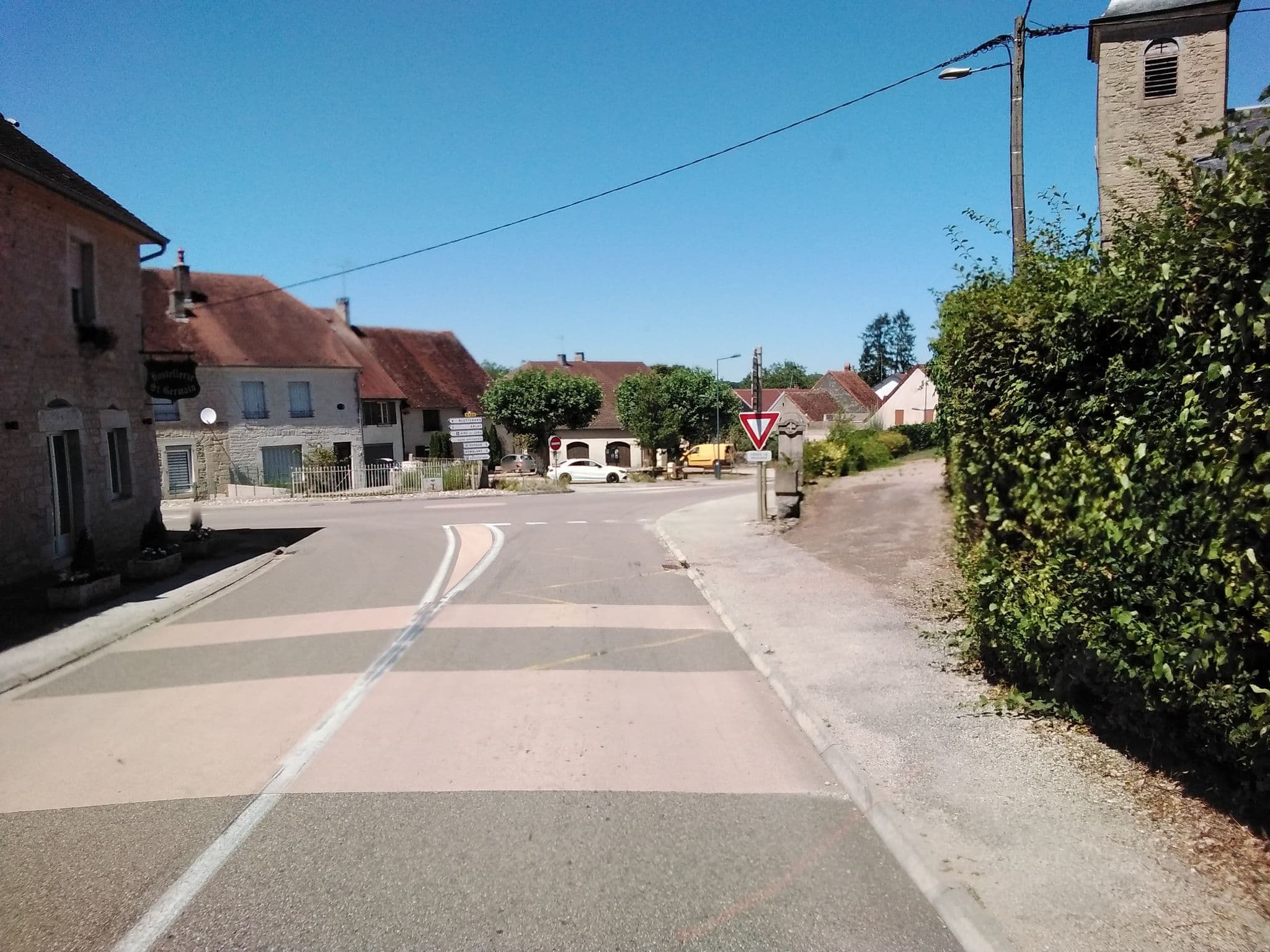 Street view near Hostellerie Saint-Germain, Bletterans — © mprins (CC BY-SA · Mapillary)