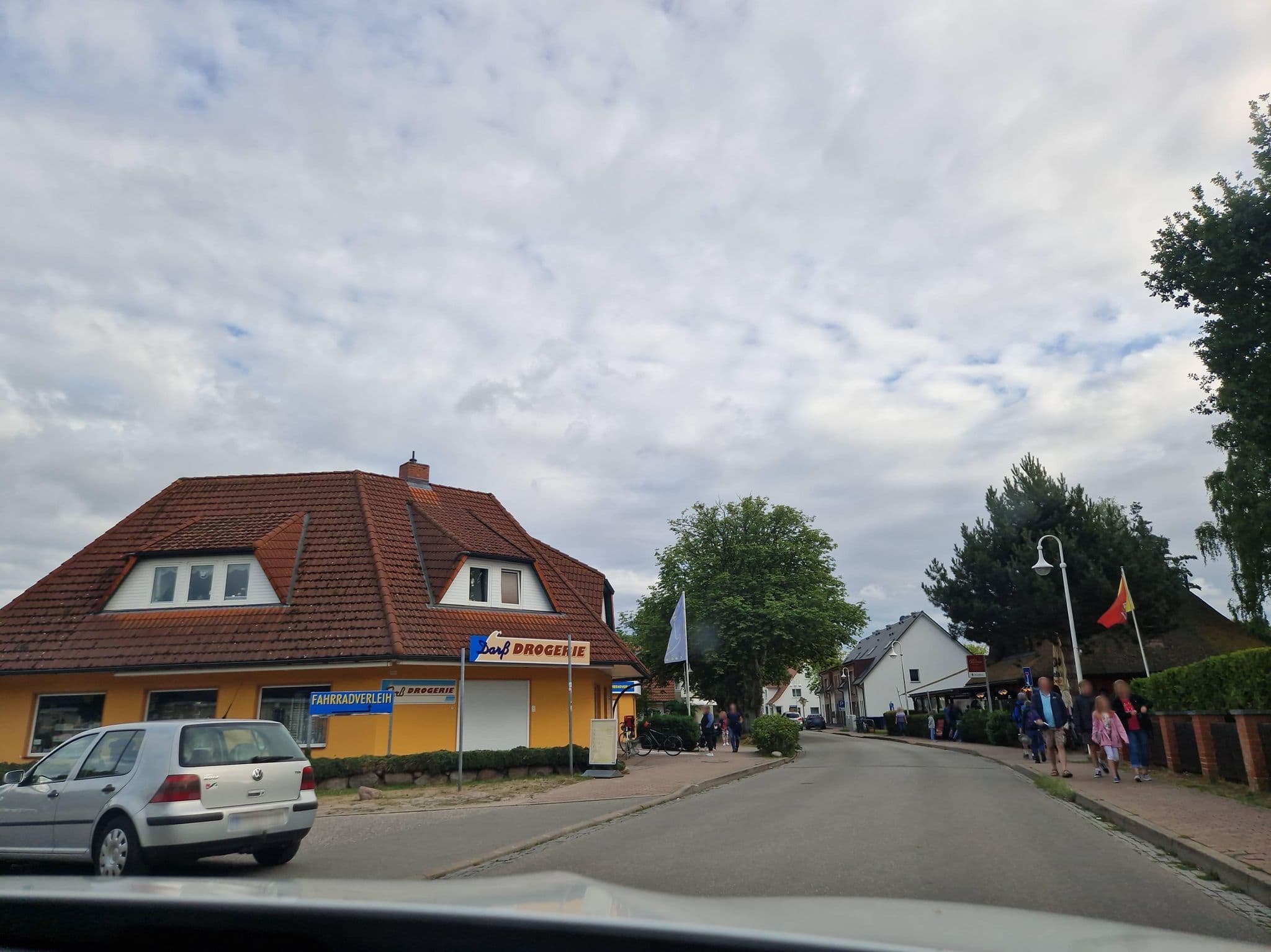 Street view near Haus am Brunnen Apartment 50, Ostseebad Prerow — © DerMaster0815 (CC BY-SA · Mapillary)