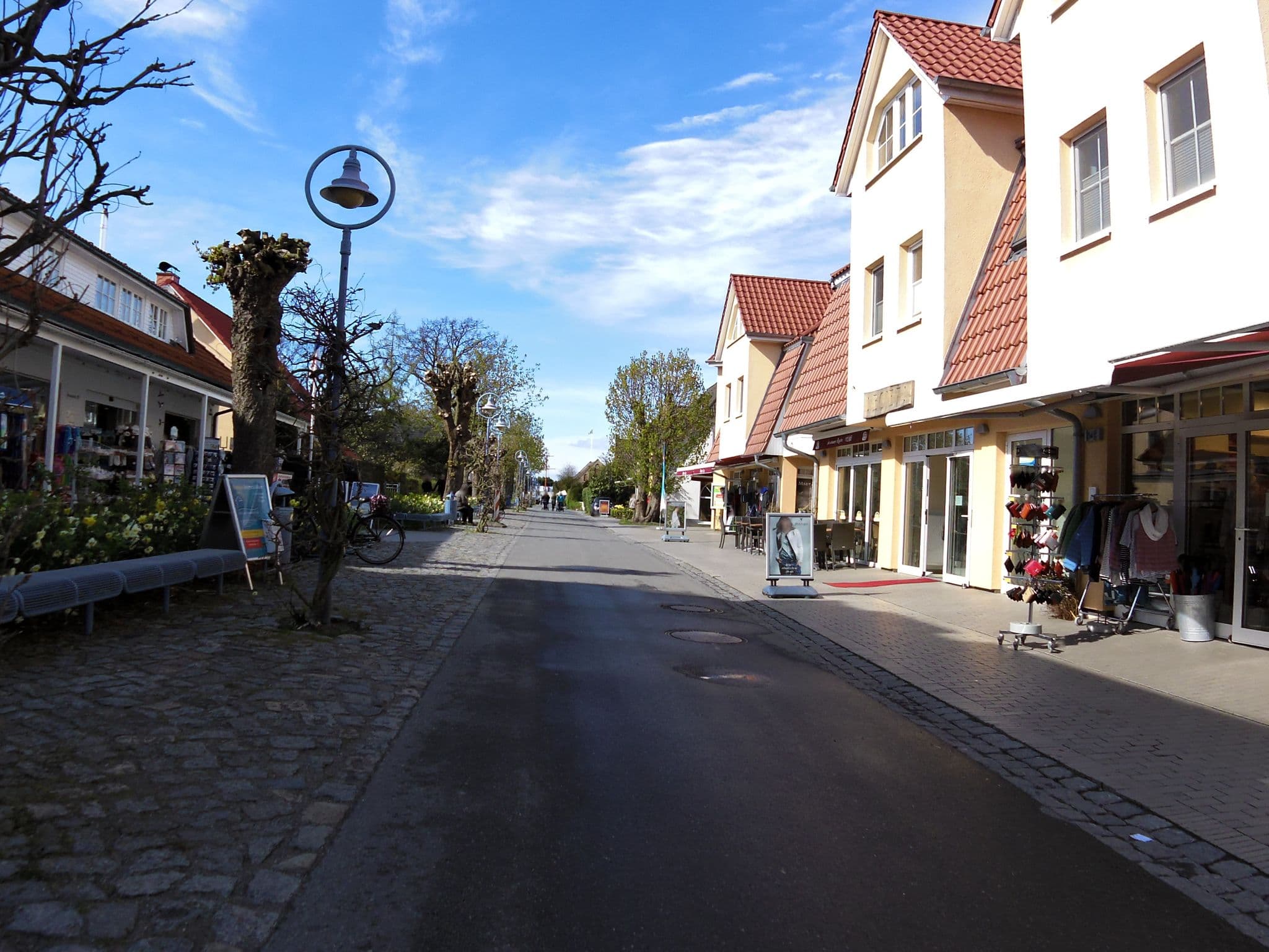 Street view near 2-Zi-Ferienwohnung SEEWOLF, Zingst — © zoegglmeyr (CC BY-SA · Mapillary)