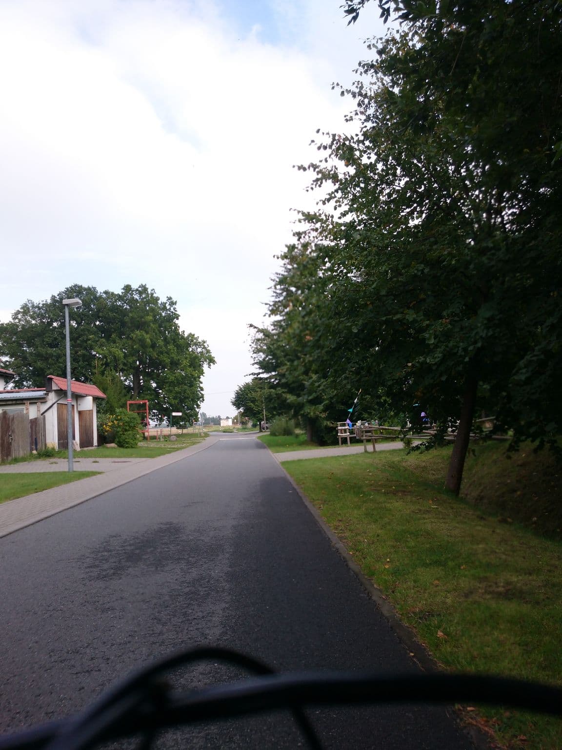 Street view near Ferienwohnung Ostseenähe, Gelbensande — © jacobbraeutigam (CC BY-SA · Mapillary)