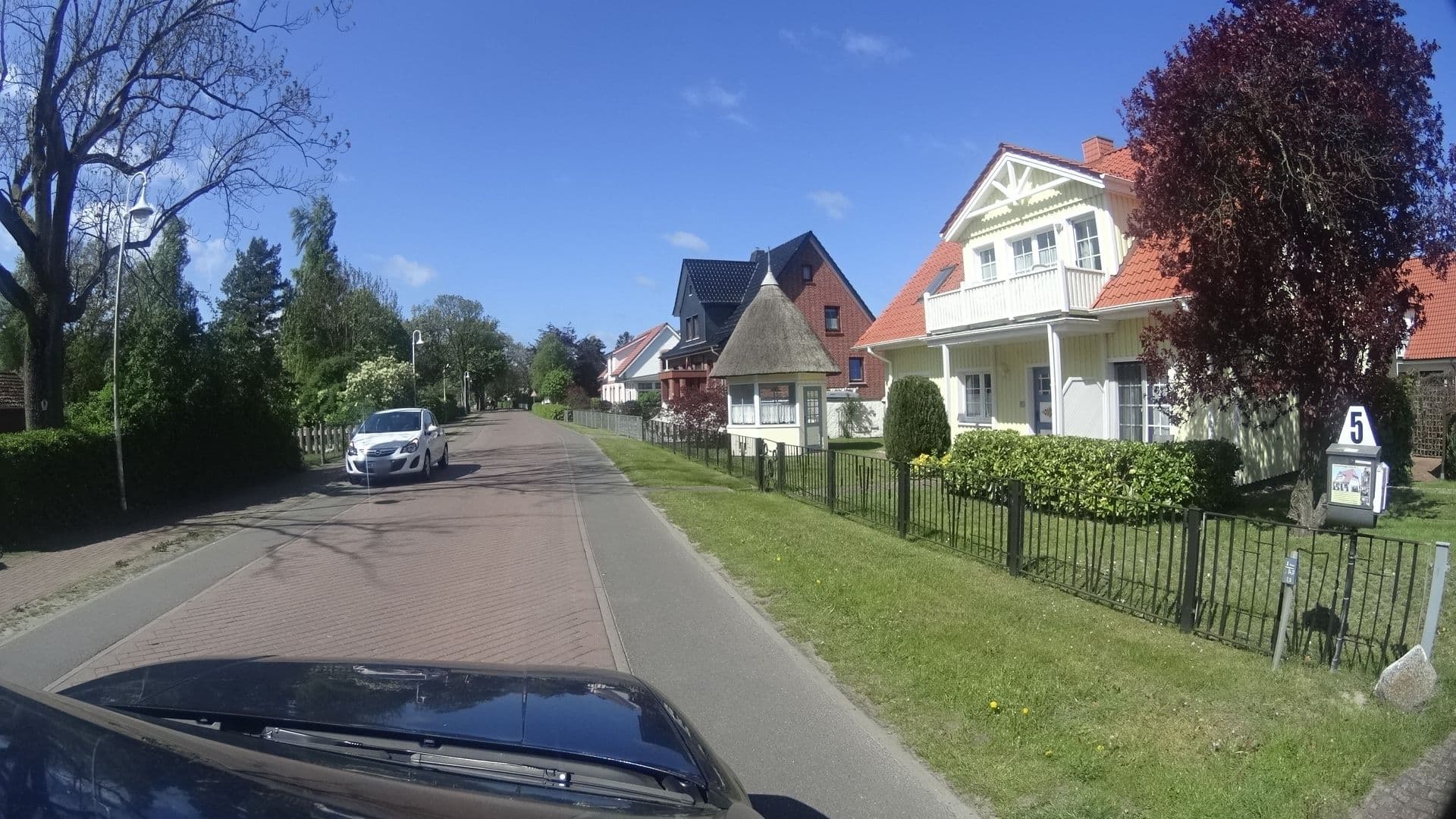 Street view near FeWo Stems - W5, Ostseebad Prerow — © atpl_pilot (CC BY-SA · Mapillary)