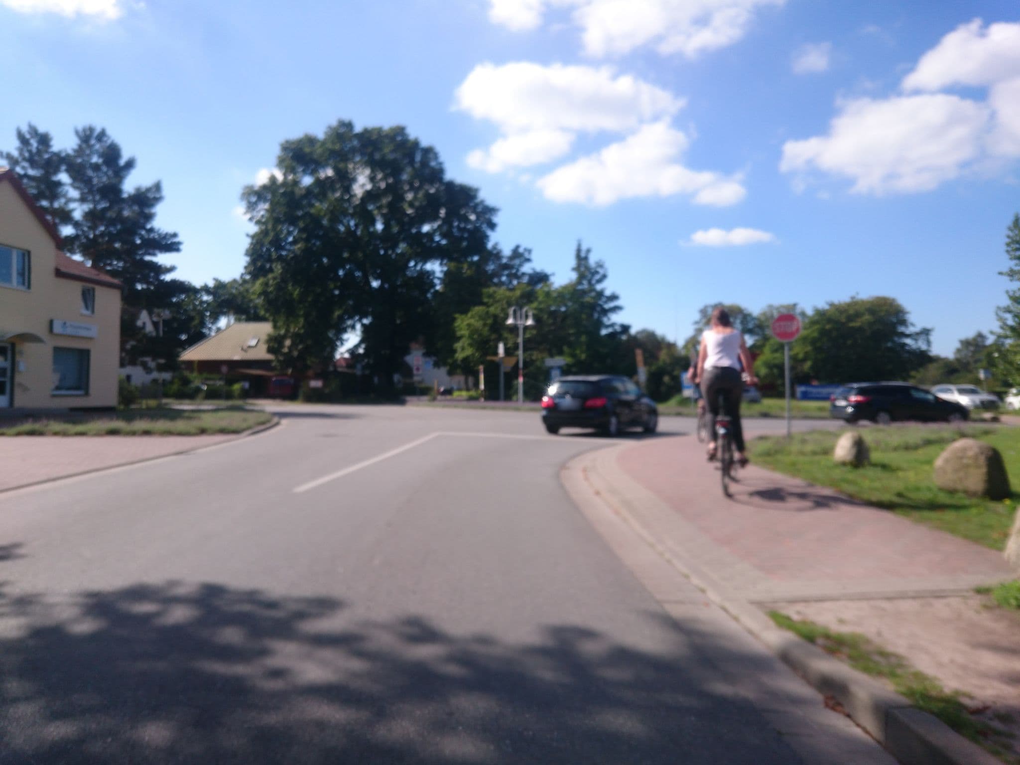 Street view near Kapitaenshaus, Ostseebad Prerow — © jacobbraeutigam (CC BY-SA · Mapillary)