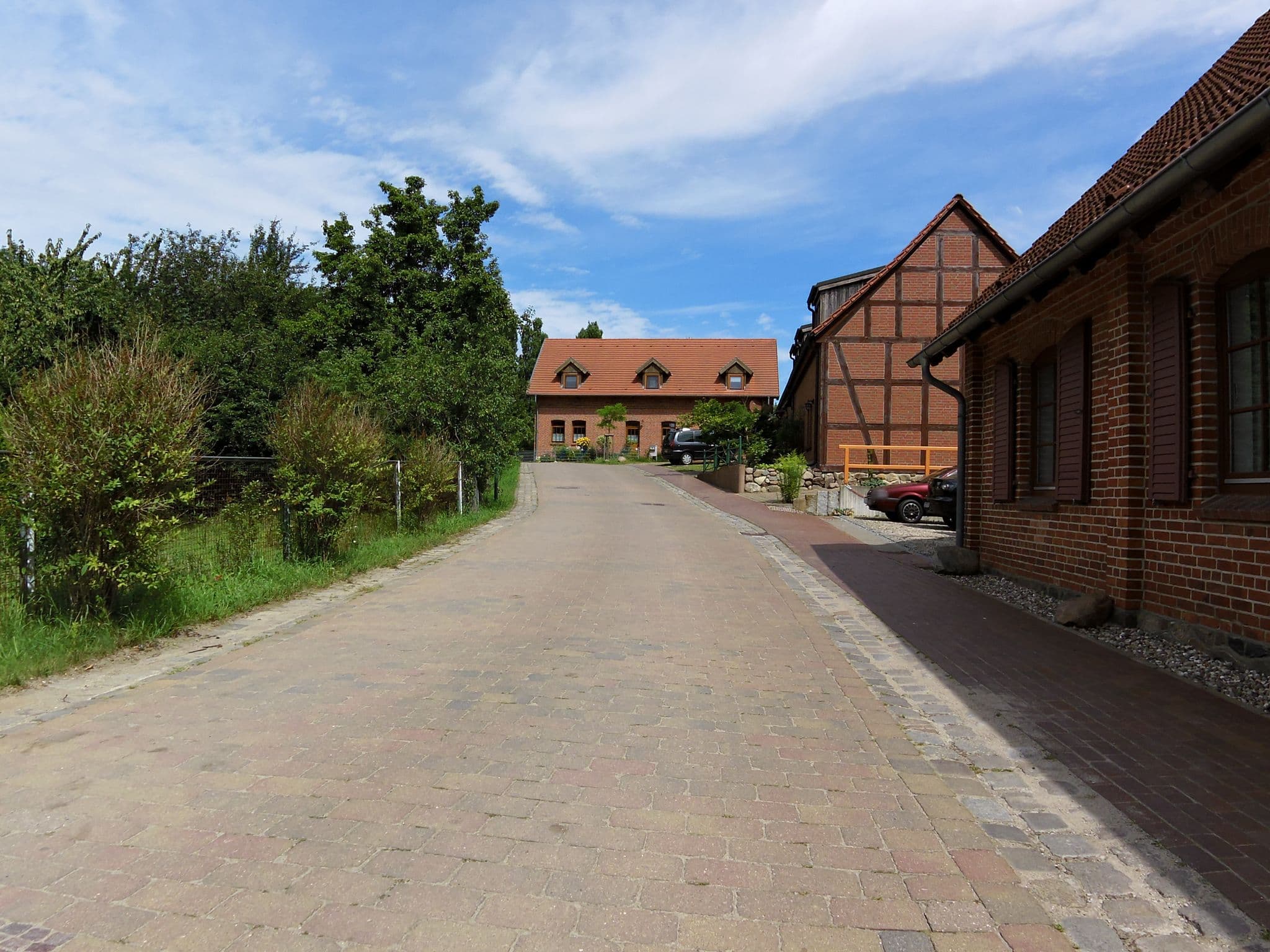 Street view near Pension Am Haussee Inh. Jänchen, Loitz — © zoegglmeyr (CC BY-SA · Mapillary)