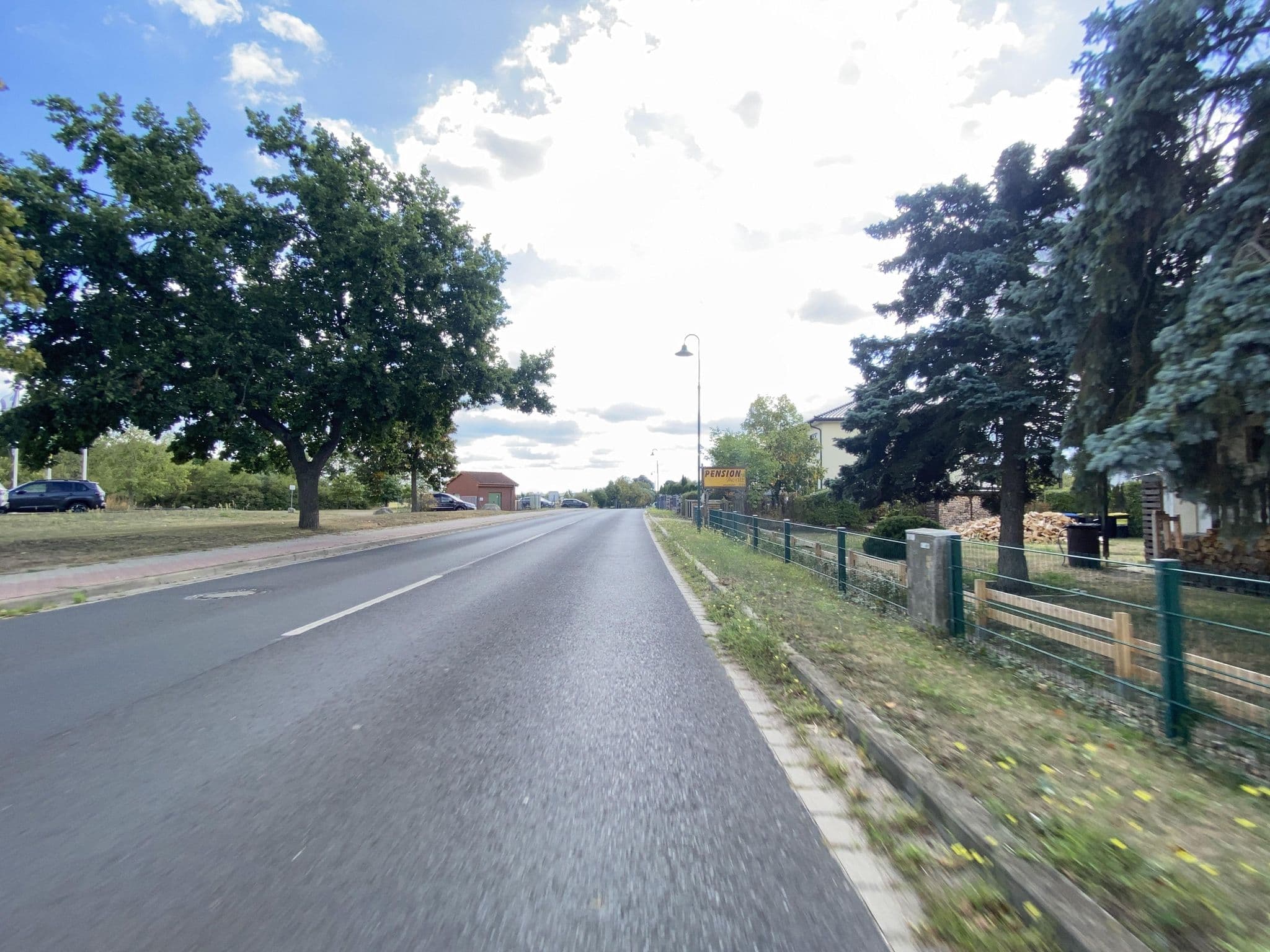 Street view near Pension Moritz und Hofladen unterm Storchennest, Meyenburg — © eserte (CC BY-SA · Mapillary)