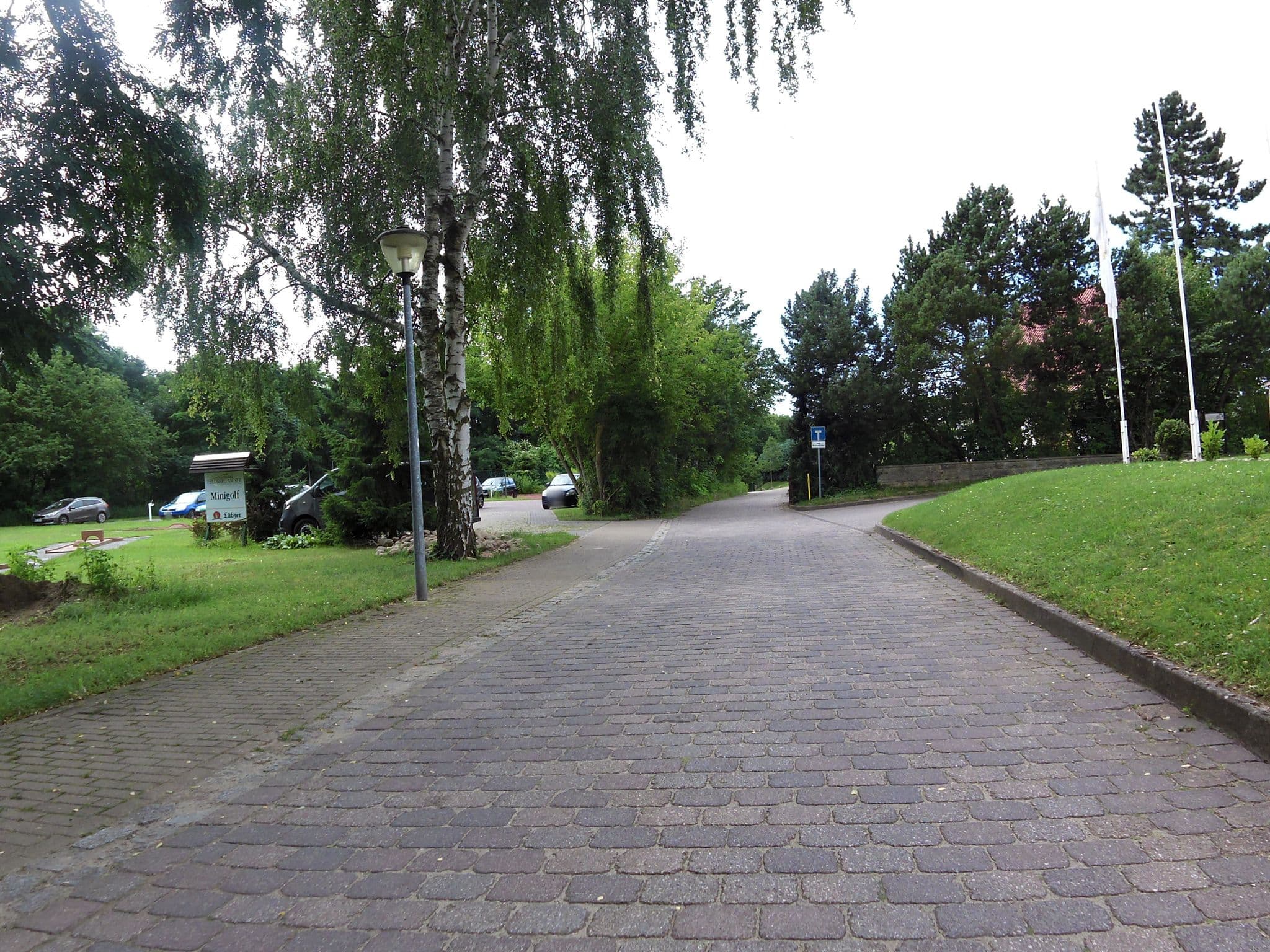 Street view near Seehotel Feldberg, Loitz — © zoegglmeyr (CC BY-SA · Mapillary)