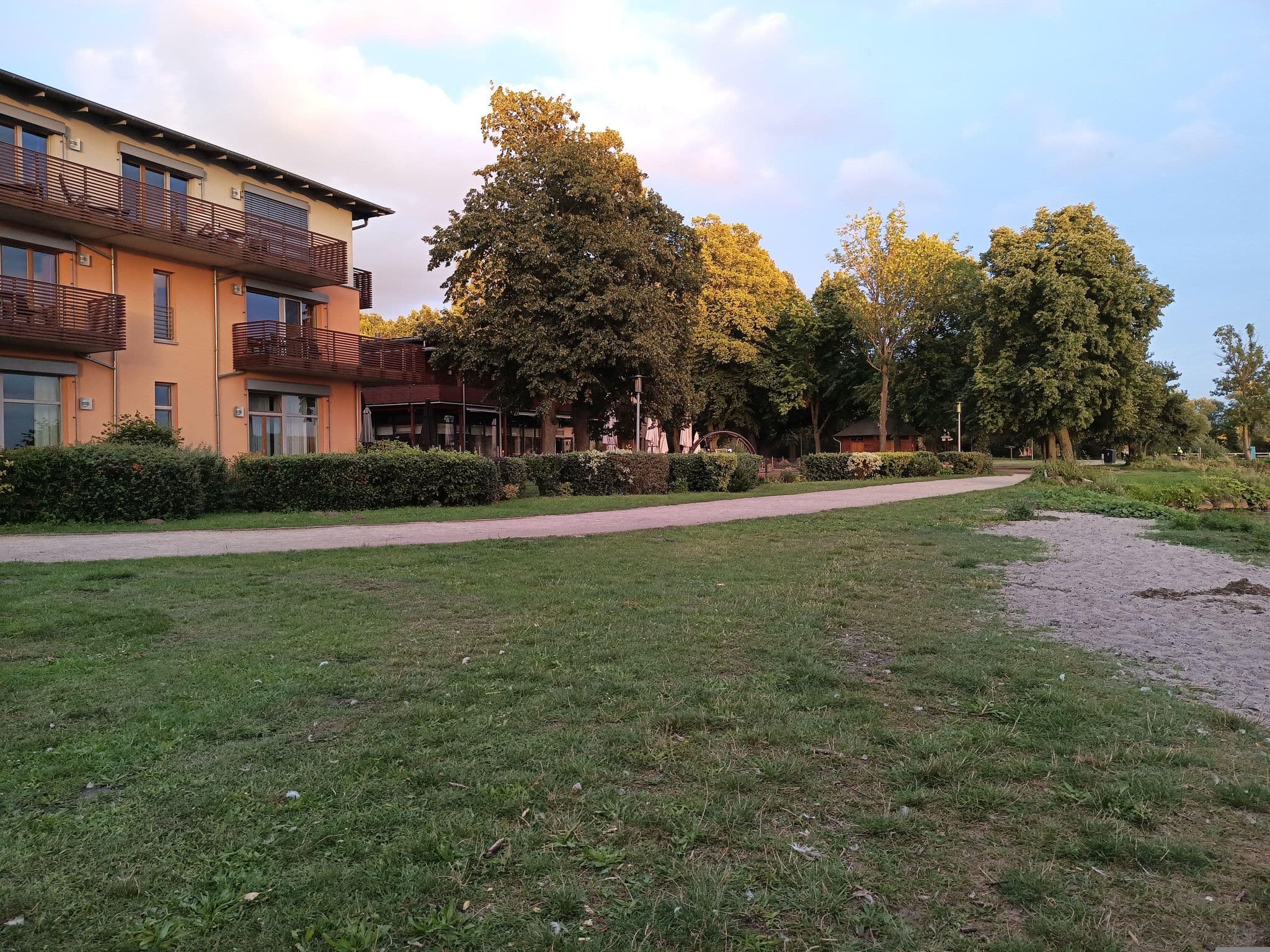 Street view near Badehaus Hotel & Restaurant, Neubrandenburg — © Rostocker_Seehund (CC BY-SA · Mapillary)