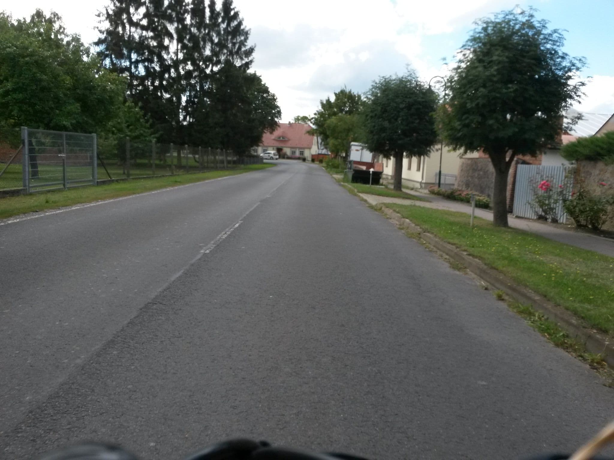 Street view near Apfelhof Biesenbrow, Gramzow — © rausk (CC BY-SA · Mapillary)