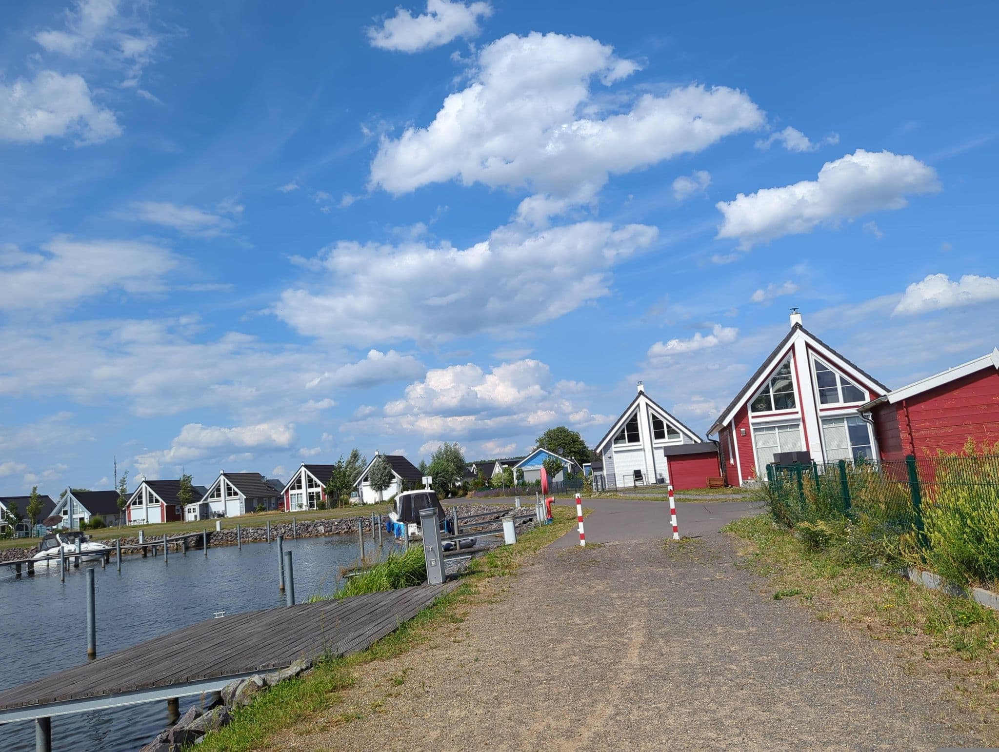 Street view near Hafendorf Zerpenschleuse, Liebenwalde — © AlexSpritze (CC BY-SA · Mapillary)