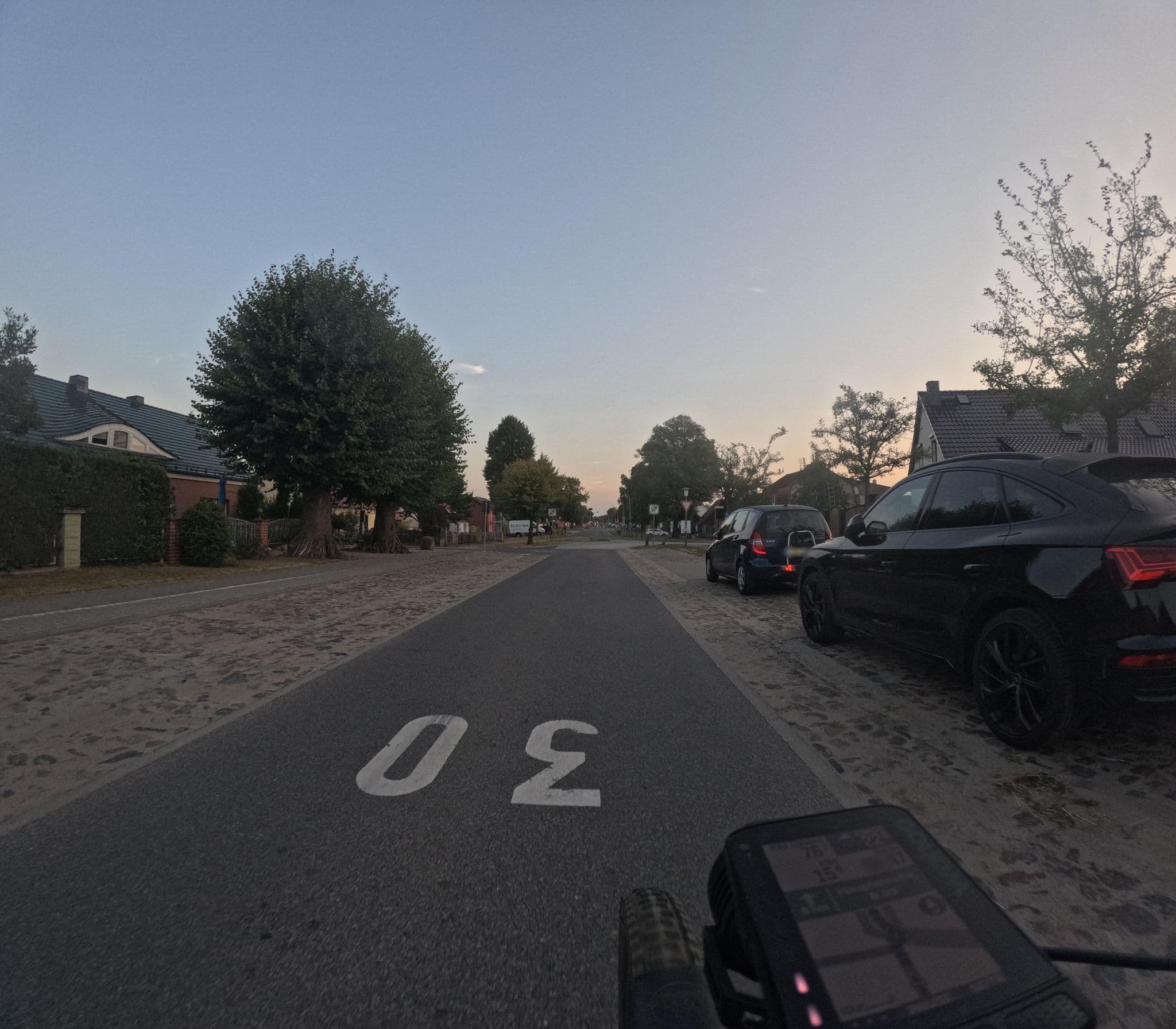 Street view near Teschendorfer Landgasthof Inh. P.Stolz, Oranienburg — © stefanhrt (CC BY-SA · Mapillary)