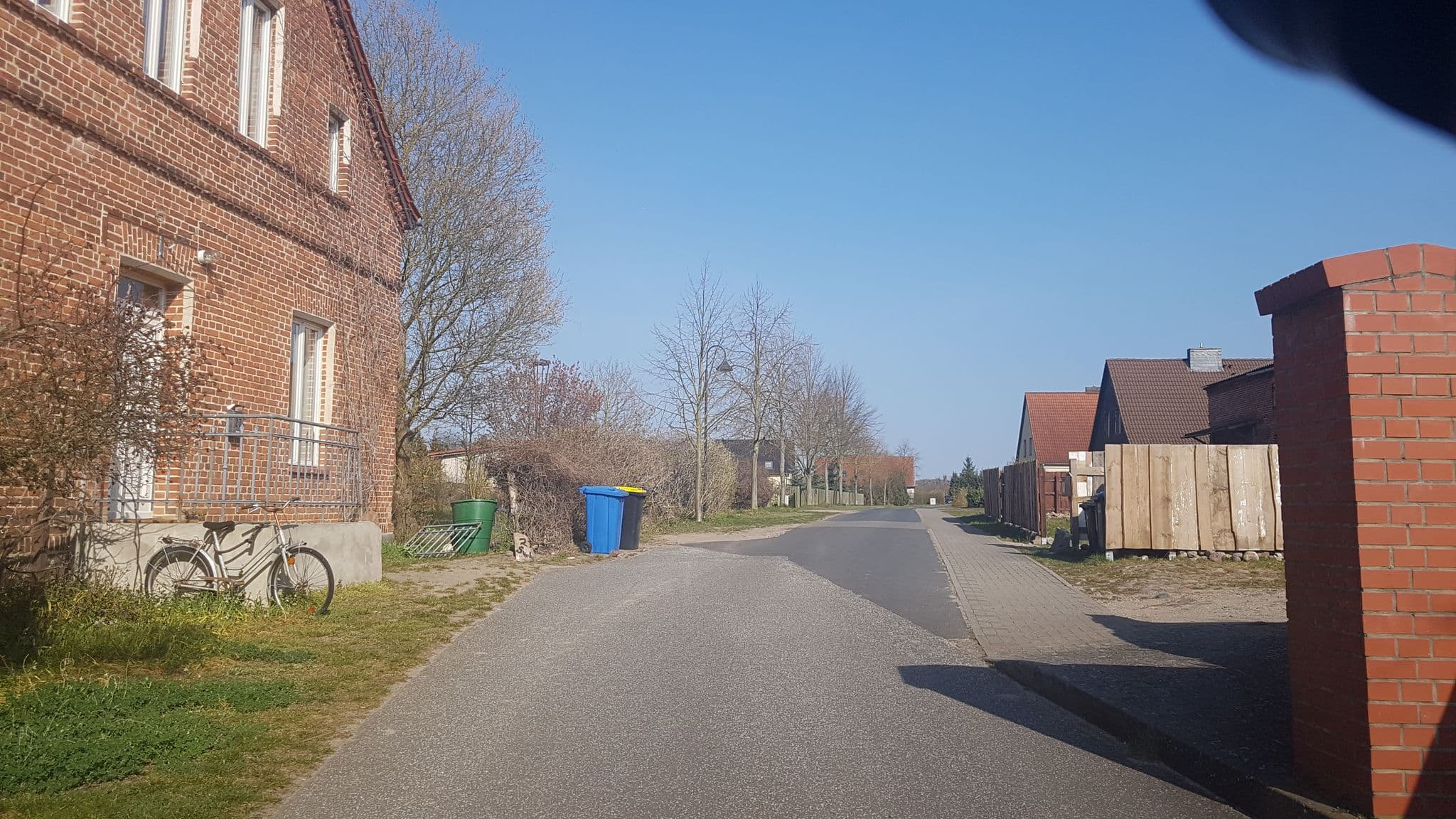 Street view near Gutshaus Suckow, Gerswalde — © dsmm (CC BY-SA · Mapillary)