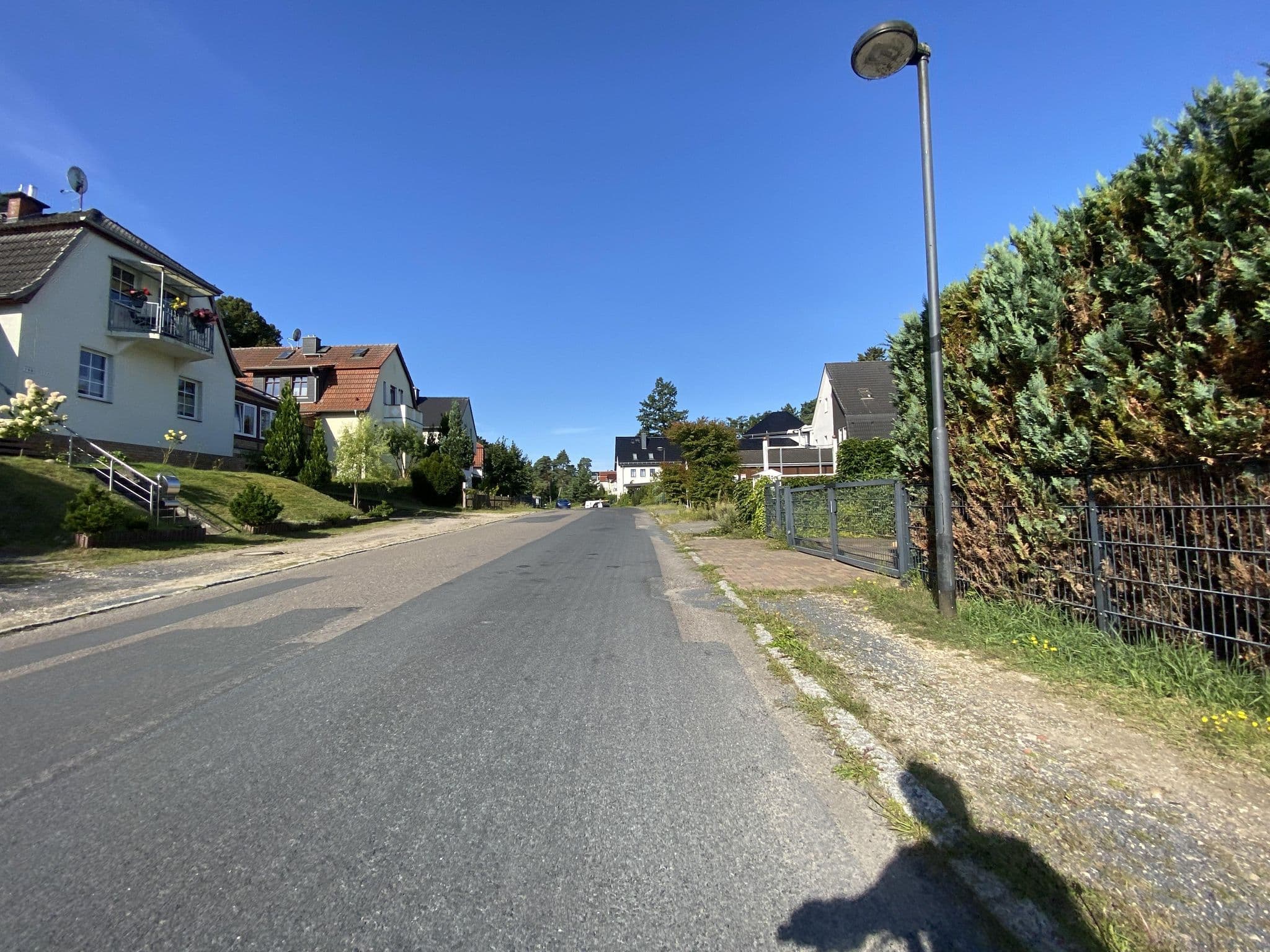 Street view near Pension-Restaurant Haus Am See, Fürstenberg — © eserte (CC BY-SA · Mapillary)