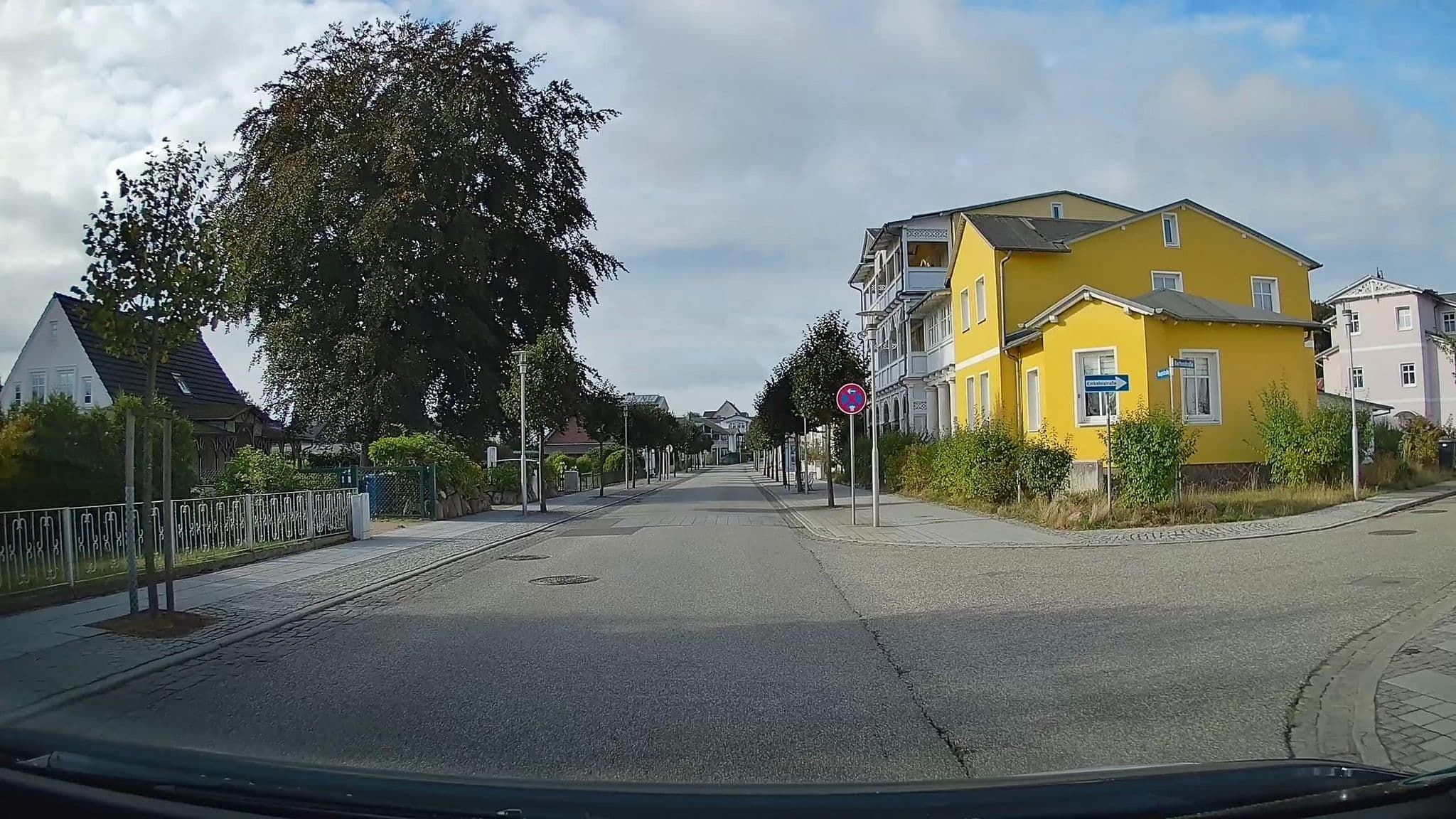 Street view near Alte Büdnerei - Apt. 01, Sellin — © hendel (CC BY-SA · Mapillary)