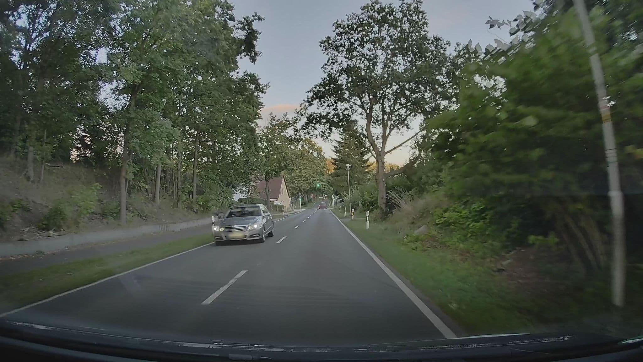 Street view near DEB 025 Selliner Ferienappartements, Sellin — © hendel (CC BY-SA · Mapillary)