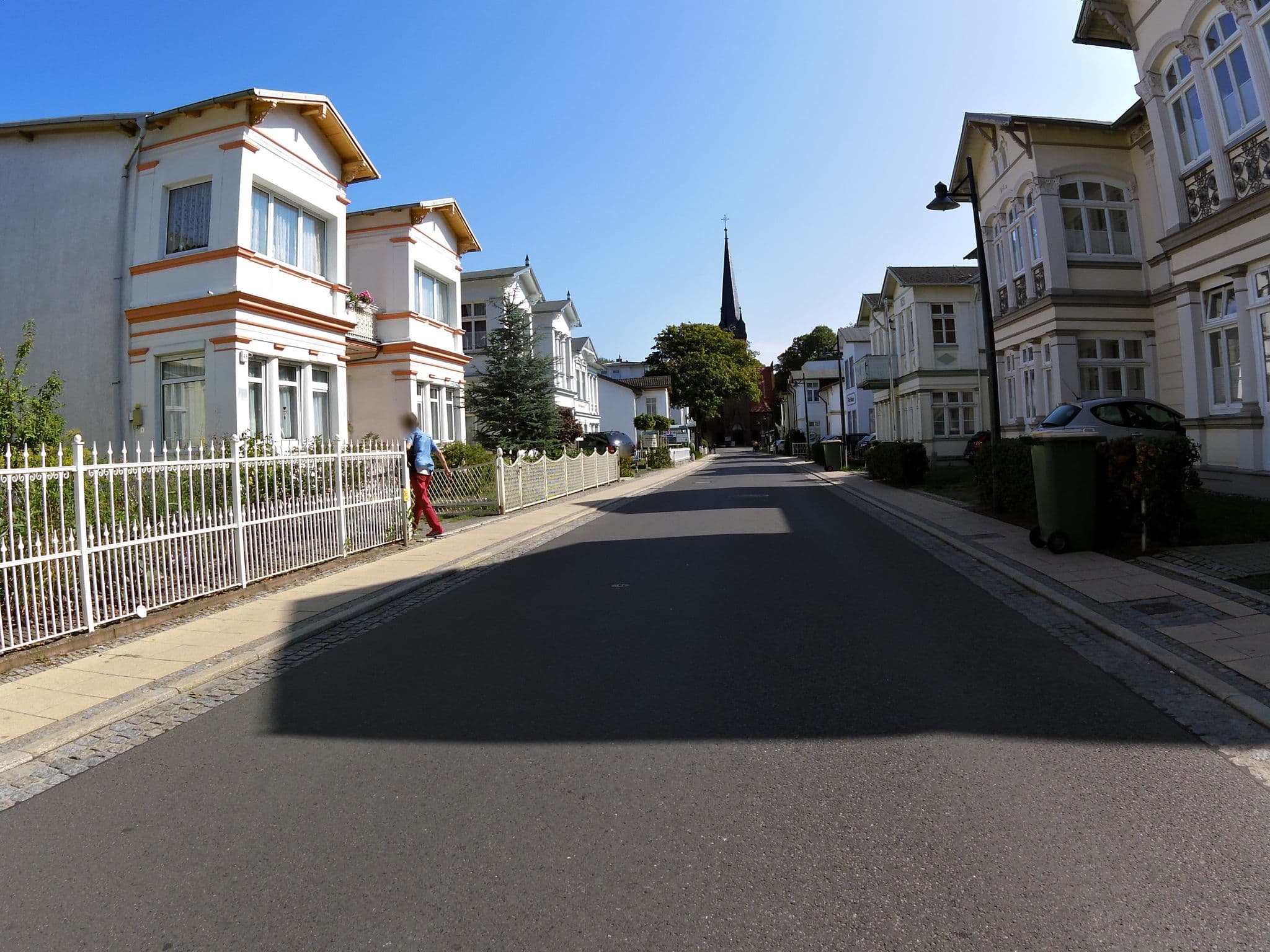 Street view near Villa Bellevue, Seebad Heringsdorf — © zoegglmeyr (CC BY-SA · Mapillary)