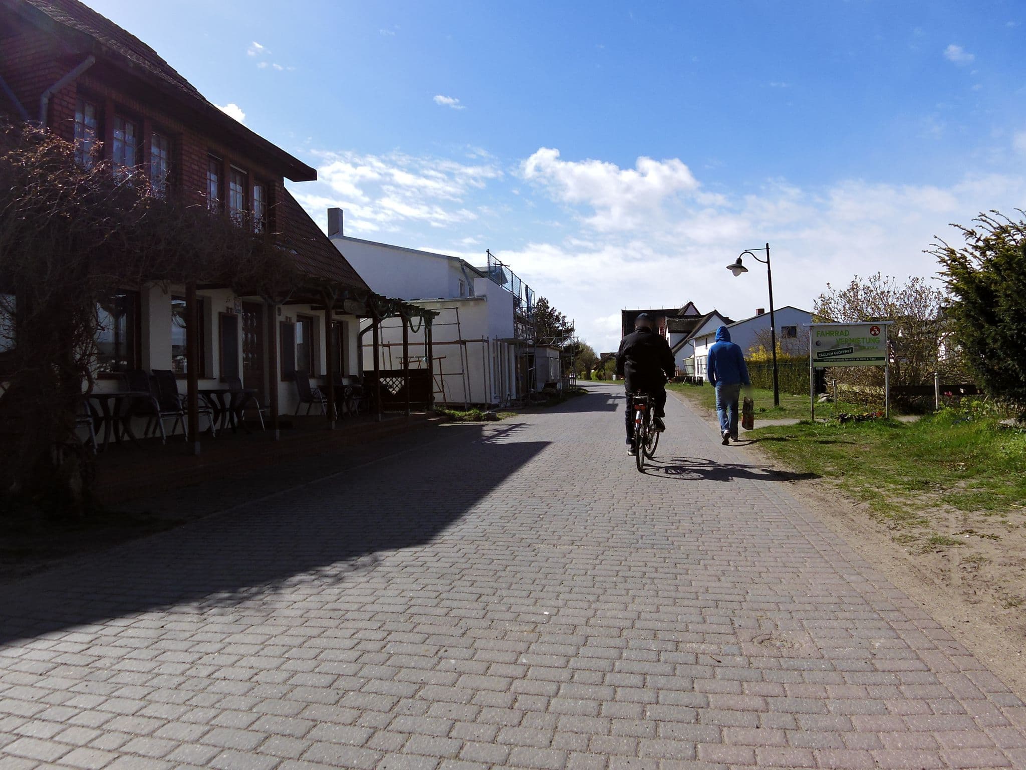 Street view near Haus Seestern, Hiddensee — © zoegglmeyr (CC BY-SA · Mapillary)