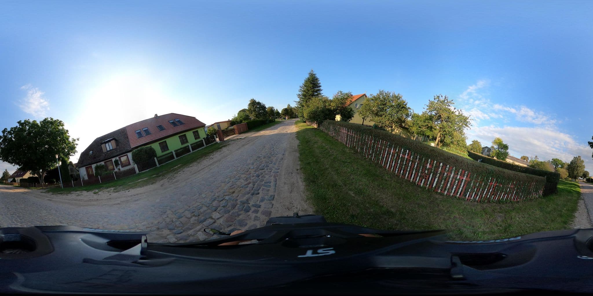Street view near Landhotel Bömitz Rittergut, Züssow — © RBL1 (CC BY-SA · Mapillary)