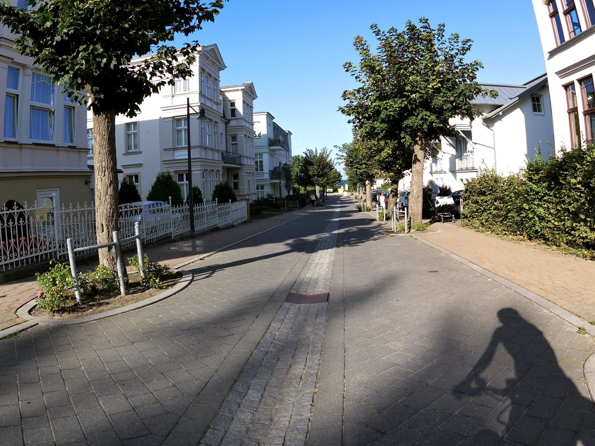 Street view near Carlsburg, Seebad Heringsdorf — © zoegglmeyr (CC BY-SA · Mapillary)