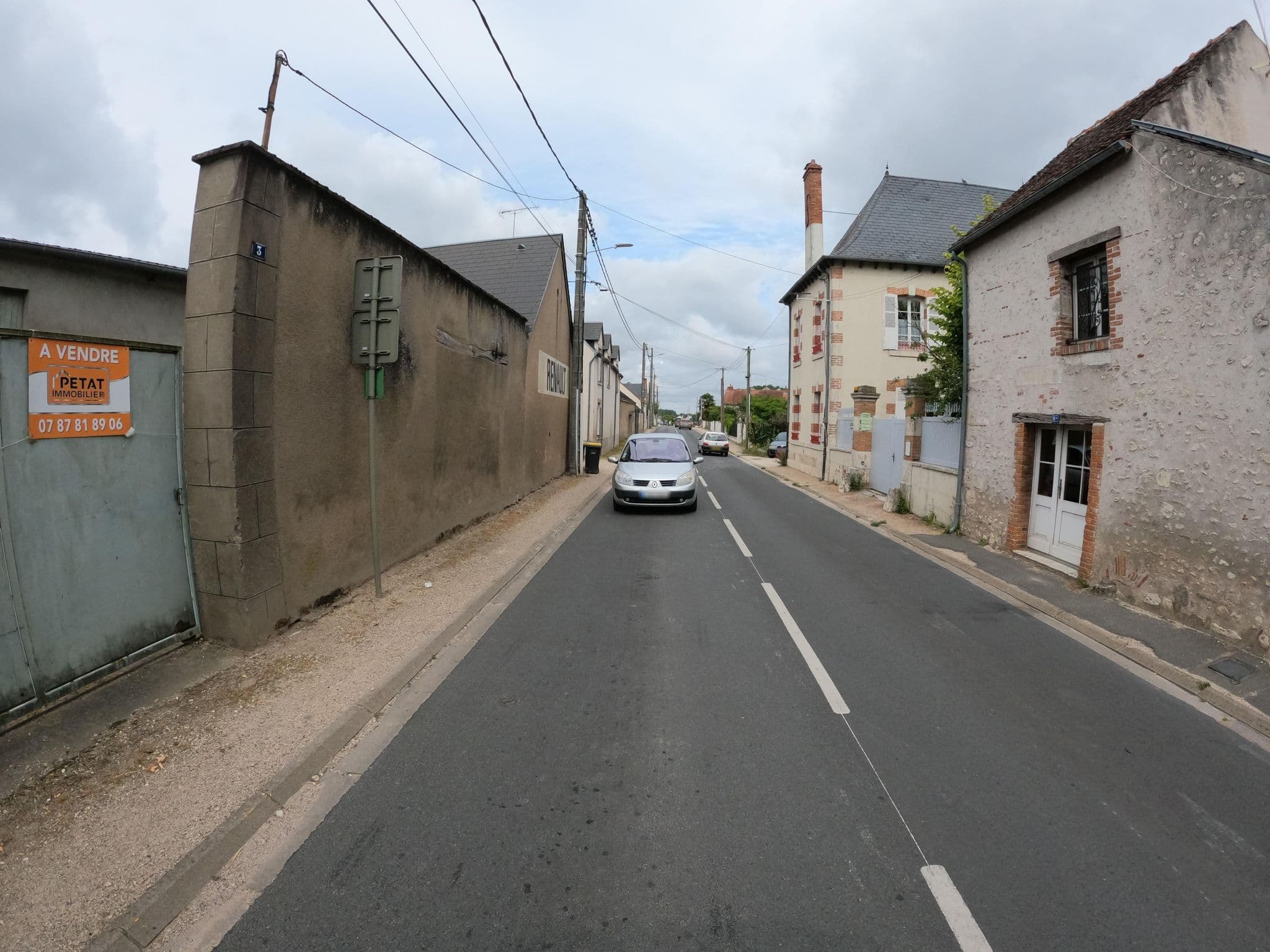 Street view near Le Clos Tilia, Cléry-Saint-André — © stephanep (CC BY-SA · Mapillary)
