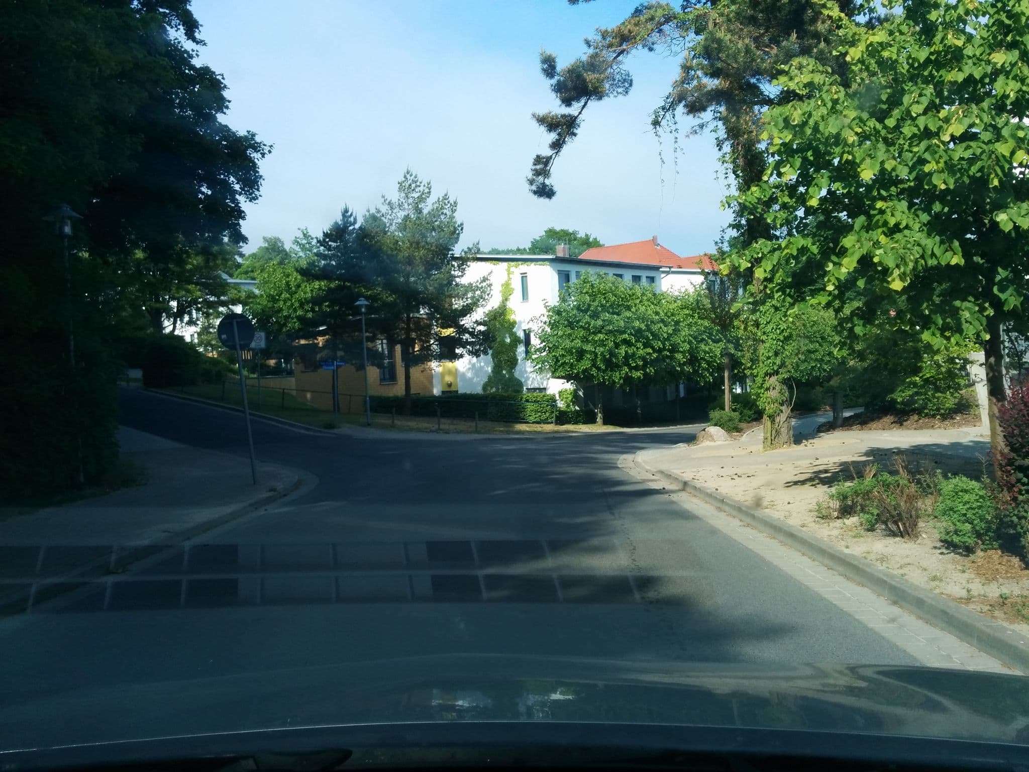 Street view near Achterwasserblick Residenz Bellevue, Ostseebad Zinnowitz — © elgolfo (CC BY-SA · Mapillary)
