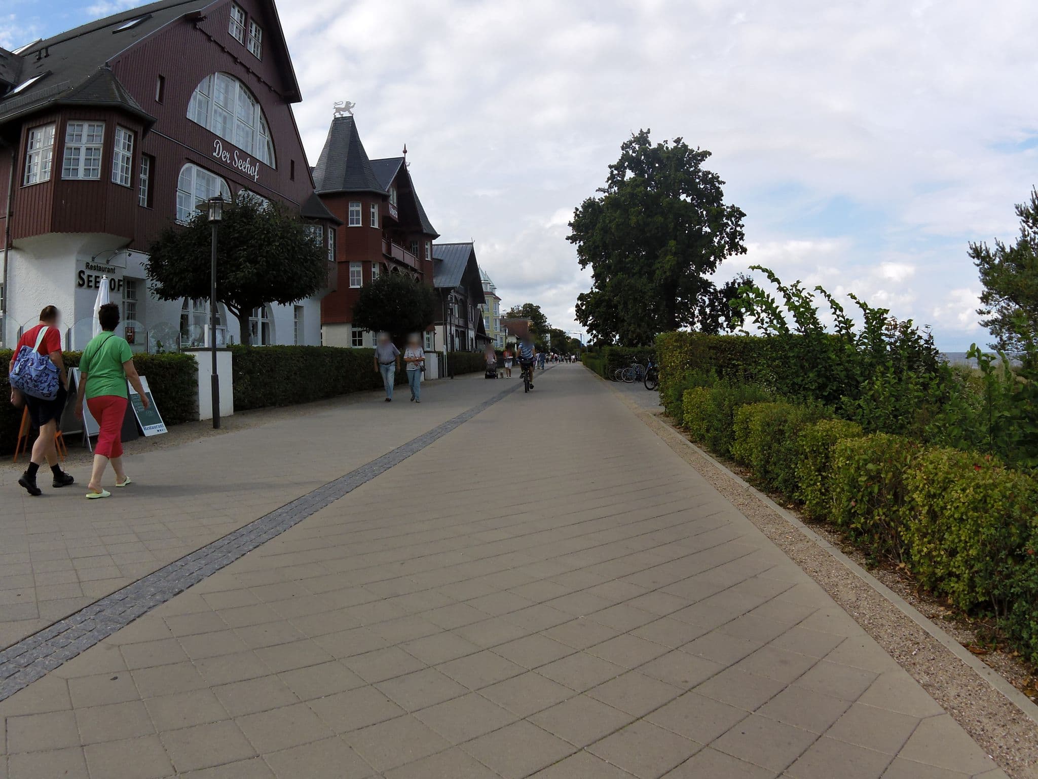 Street view near Upstalsboom Seehof Ferienwohnanlage Bansin, Bansin — © zoegglmeyr (CC BY-SA · Mapillary)