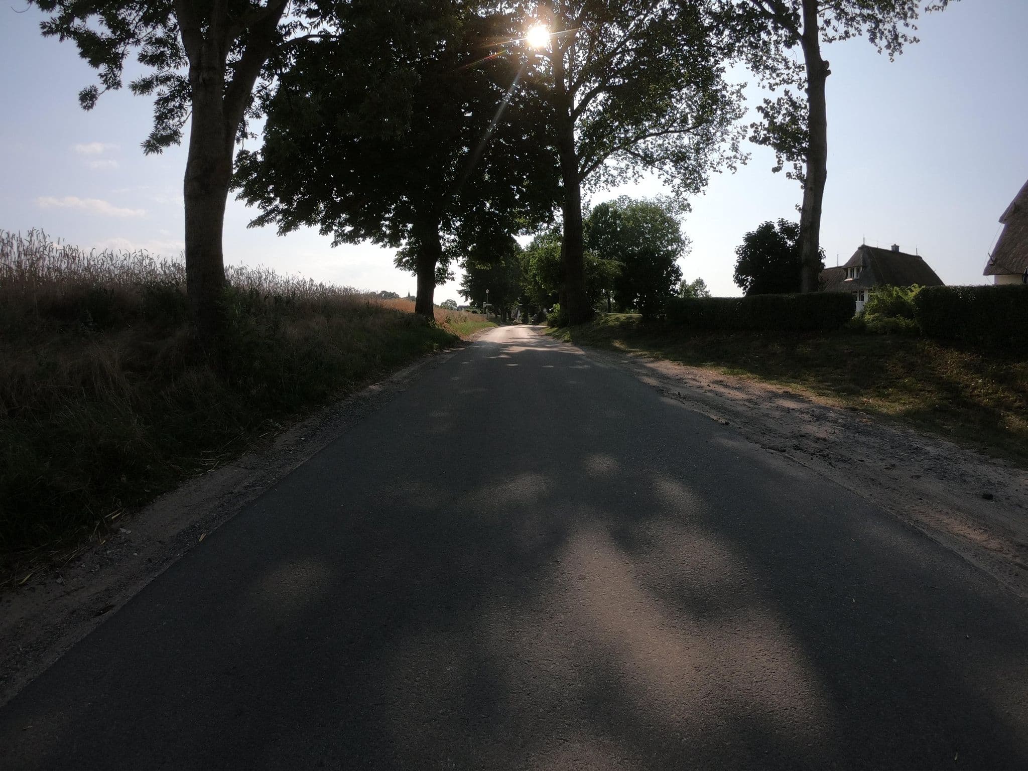 Street view near Wohnungseigentümergemeinschaft Landhaus am Haff, Usedom — © masterofnoroad (CC BY-SA · Mapillary)