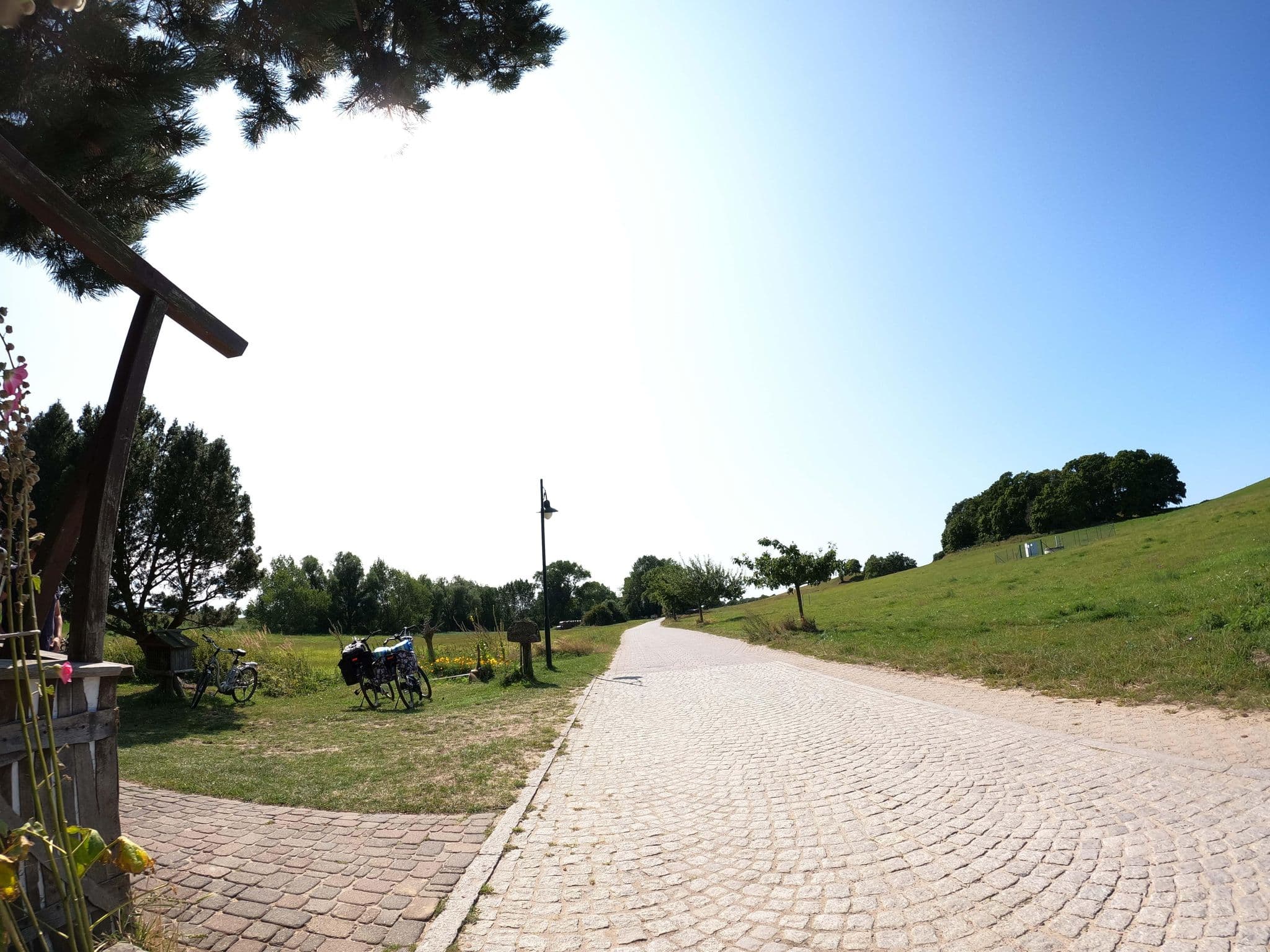 Street view near Hotel Enddorn Appartement, Hiddensee — © strubbl (CC BY-SA · Mapillary)