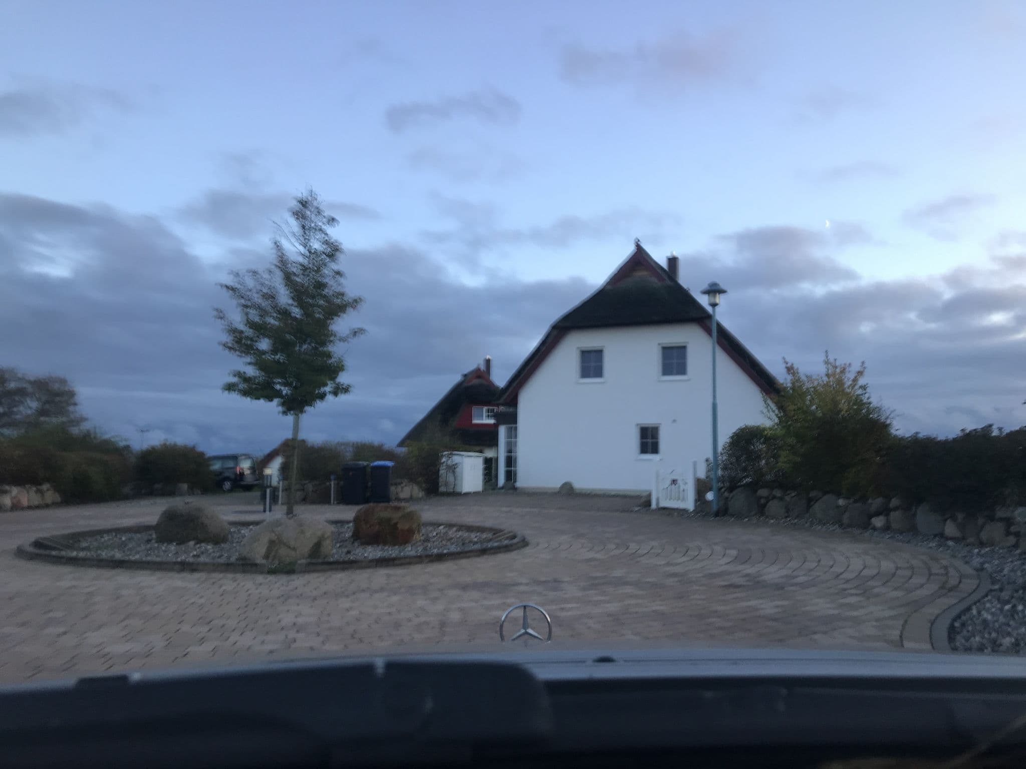 Street view near Villa Moderne Zeiten, Ostseebad Zinnowitz — © saschahaberkorn (CC BY-SA · Mapillary)