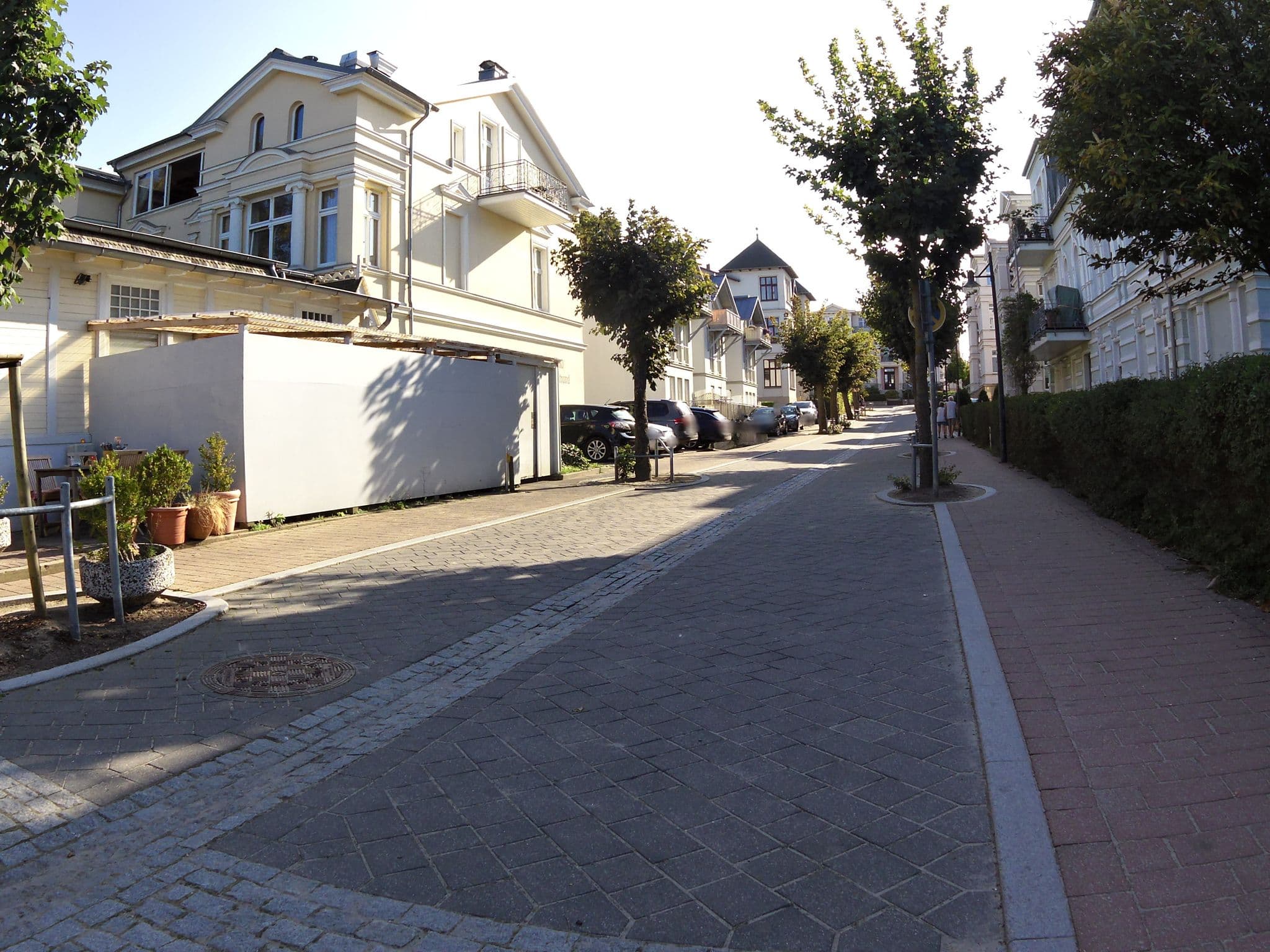 Street view near Villa Ahlbeck Haus 2, Seebad Heringsdorf — © zoegglmeyr (CC BY-SA · Mapillary)