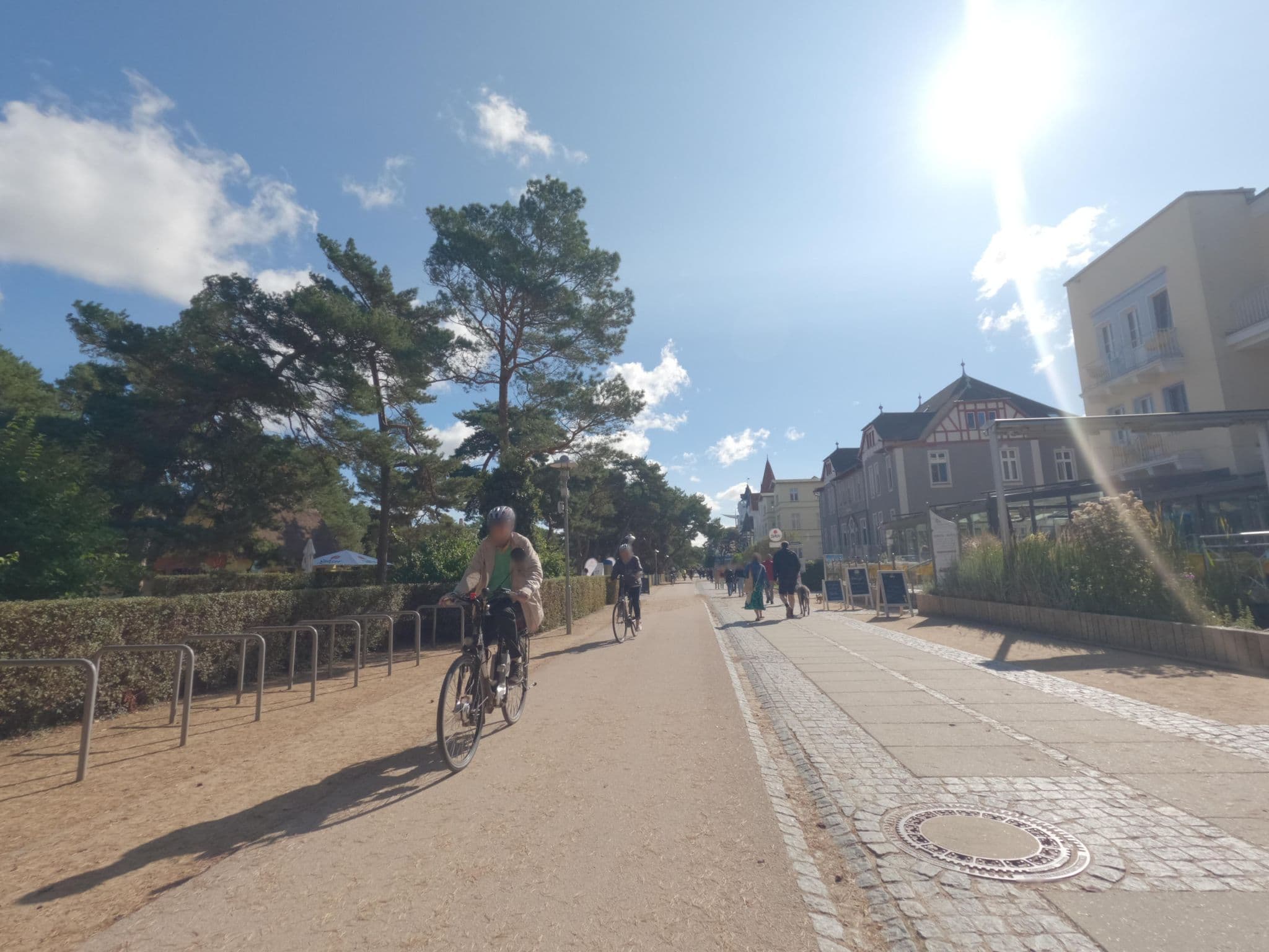 Street view near Hotel Vineta, Ostseebad Zinnowitz — © masterofnoroad (CC BY-SA · Mapillary)