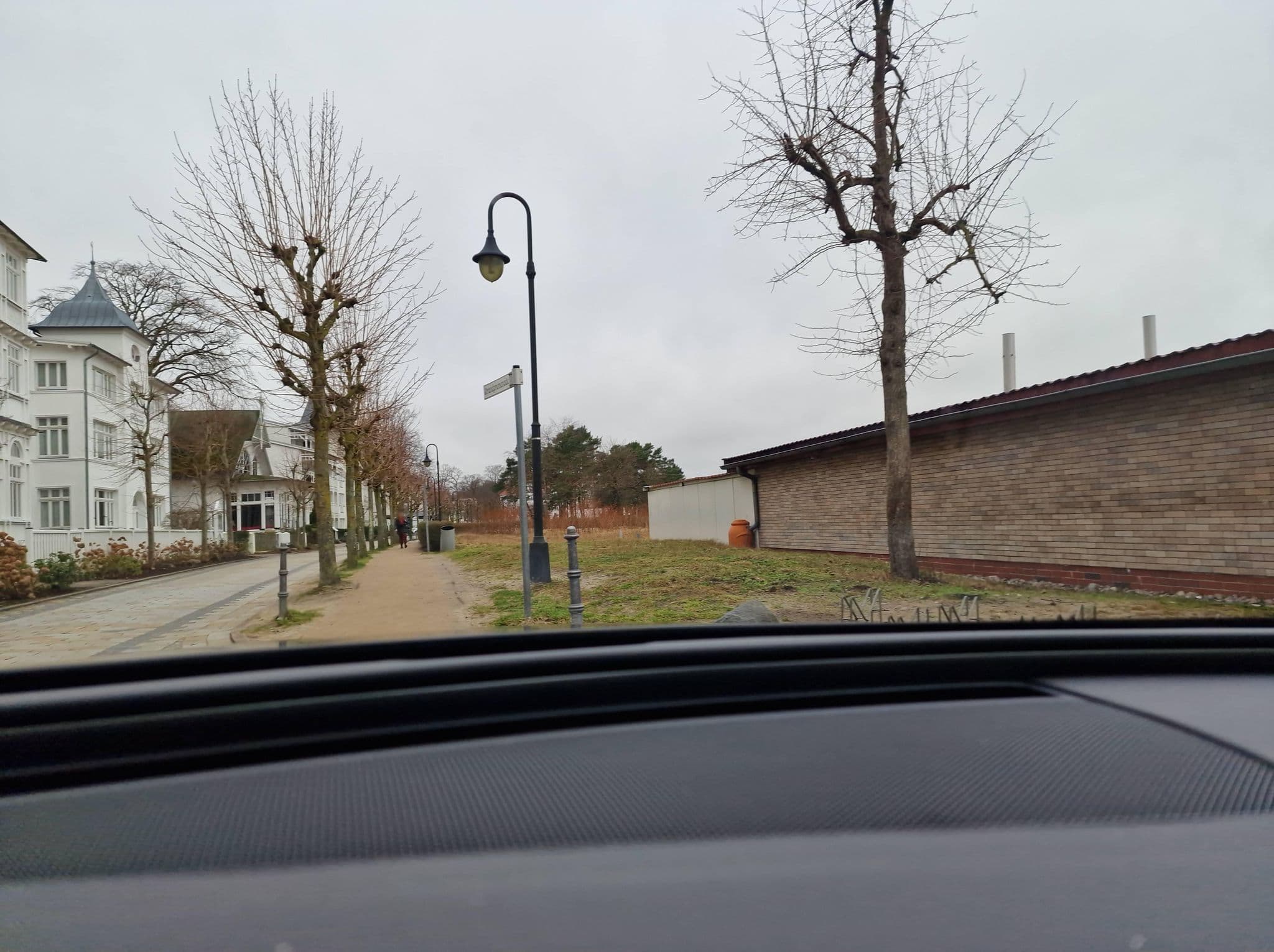 Street view near Villa Halali, Ostseebad Binz — © atpl_pilot (CC BY-SA · Mapillary)