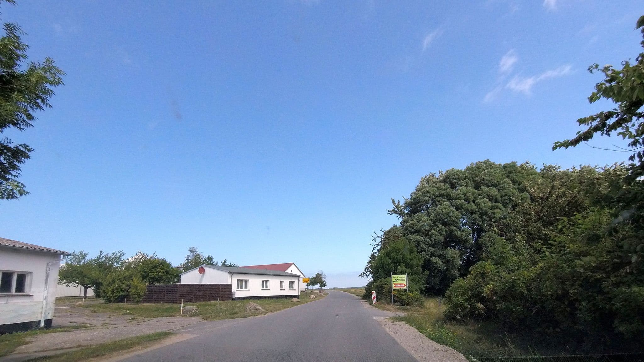 Street view near Idyllisch Gelegene Ferienunterkuen, Wiek — © fdmap (CC BY-SA · Mapillary)
