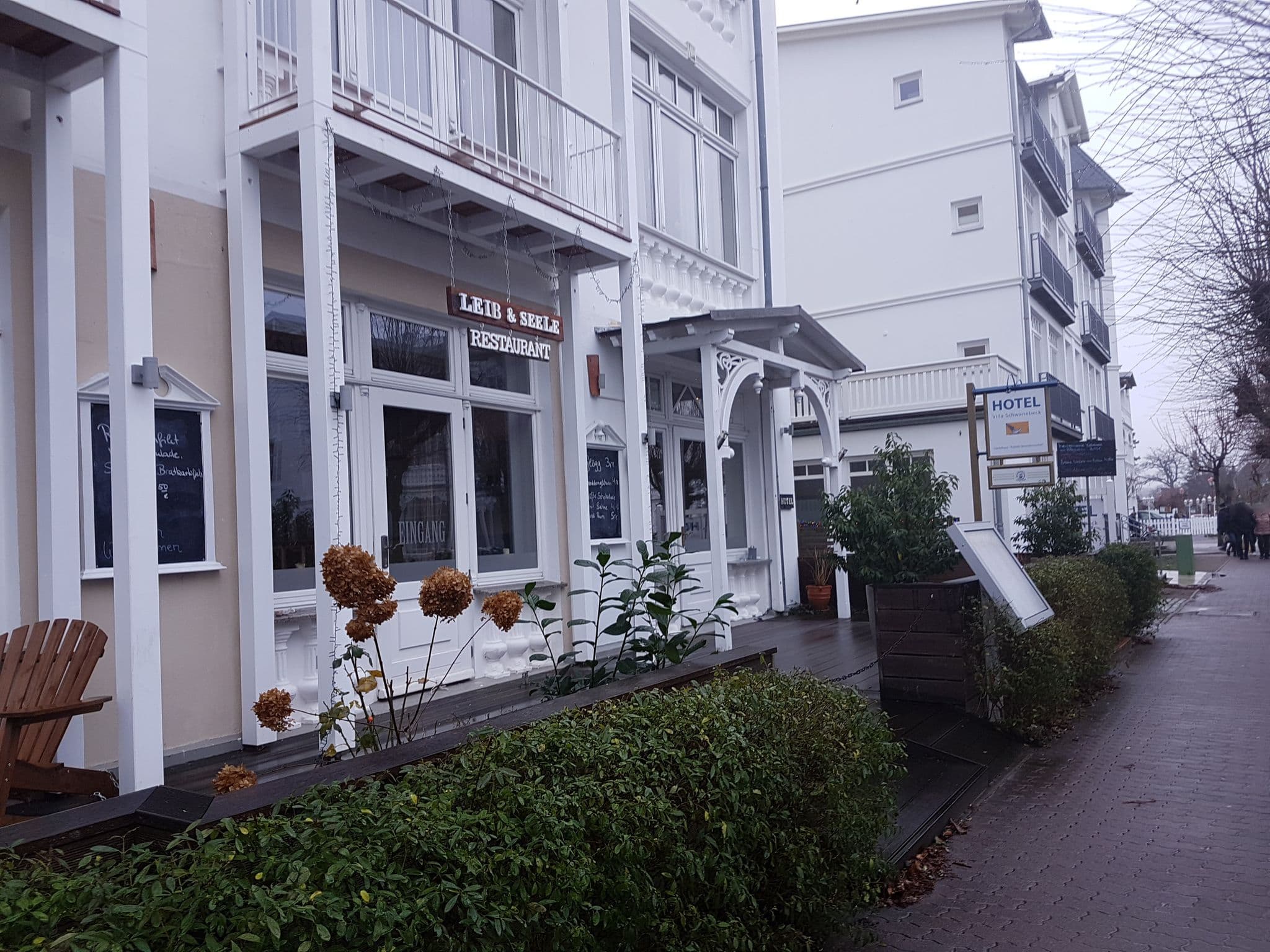 Street view near Haus Jahreszeiten By Rujana, Ostseebad Binz — © changchun1 (CC BY-SA · Mapillary)