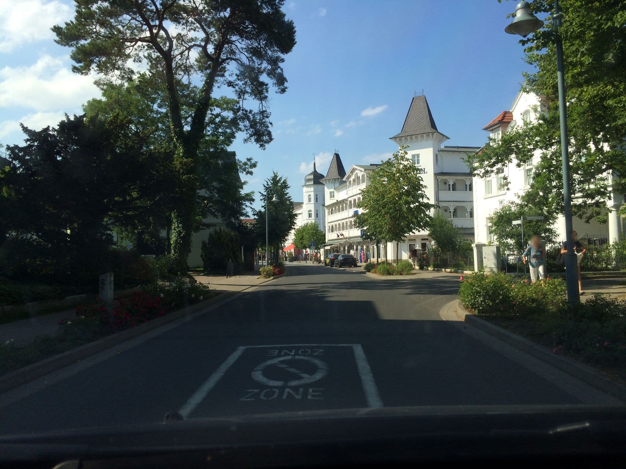 Street view near Villa Malepartus - Penthouse 09, Ostseebad Binz — © hajak (CC BY-SA · Mapillary)