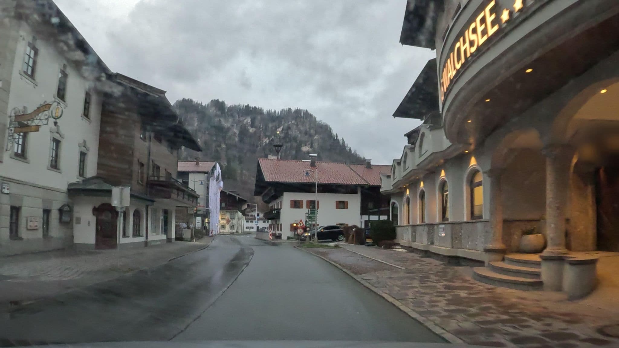 Street view near Das Walchsee Aktivresort, Kössen — © stefanro74 (CC BY-SA · Mapillary)