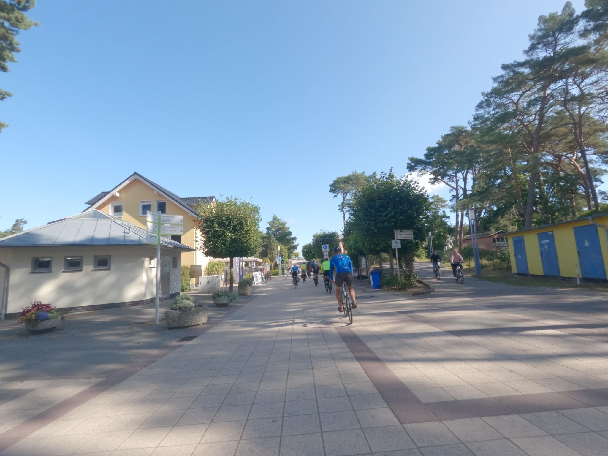 Street view near Haus Zur Düne, Ostseebad Zinnowitz — © masterofnoroad (CC BY-SA · Mapillary)