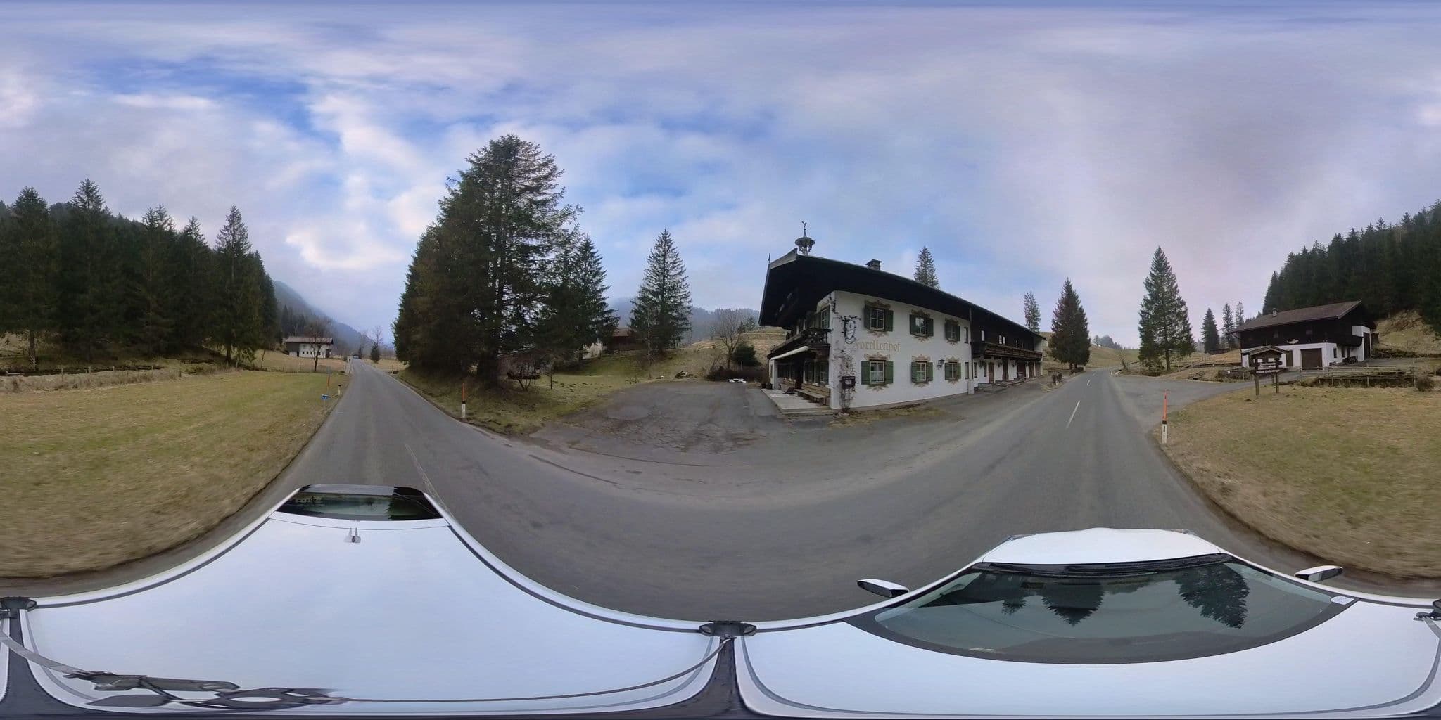 Street view near Forellenhof, Kössen — © osmplus_org (CC BY-SA · Mapillary)