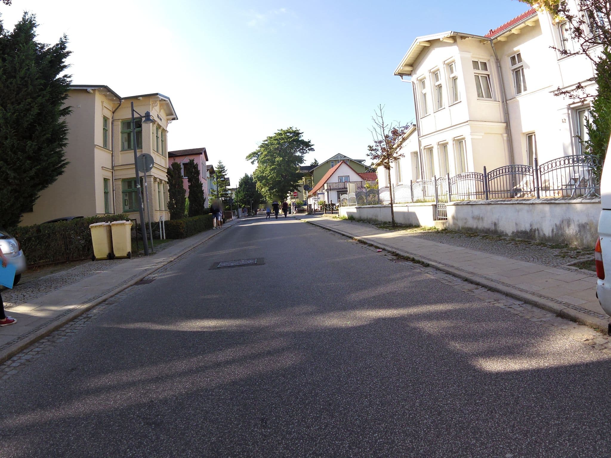 Street view near Ferienwohnungen Hennig, Seebad Heringsdorf — © zoegglmeyr (CC BY-SA · Mapillary)