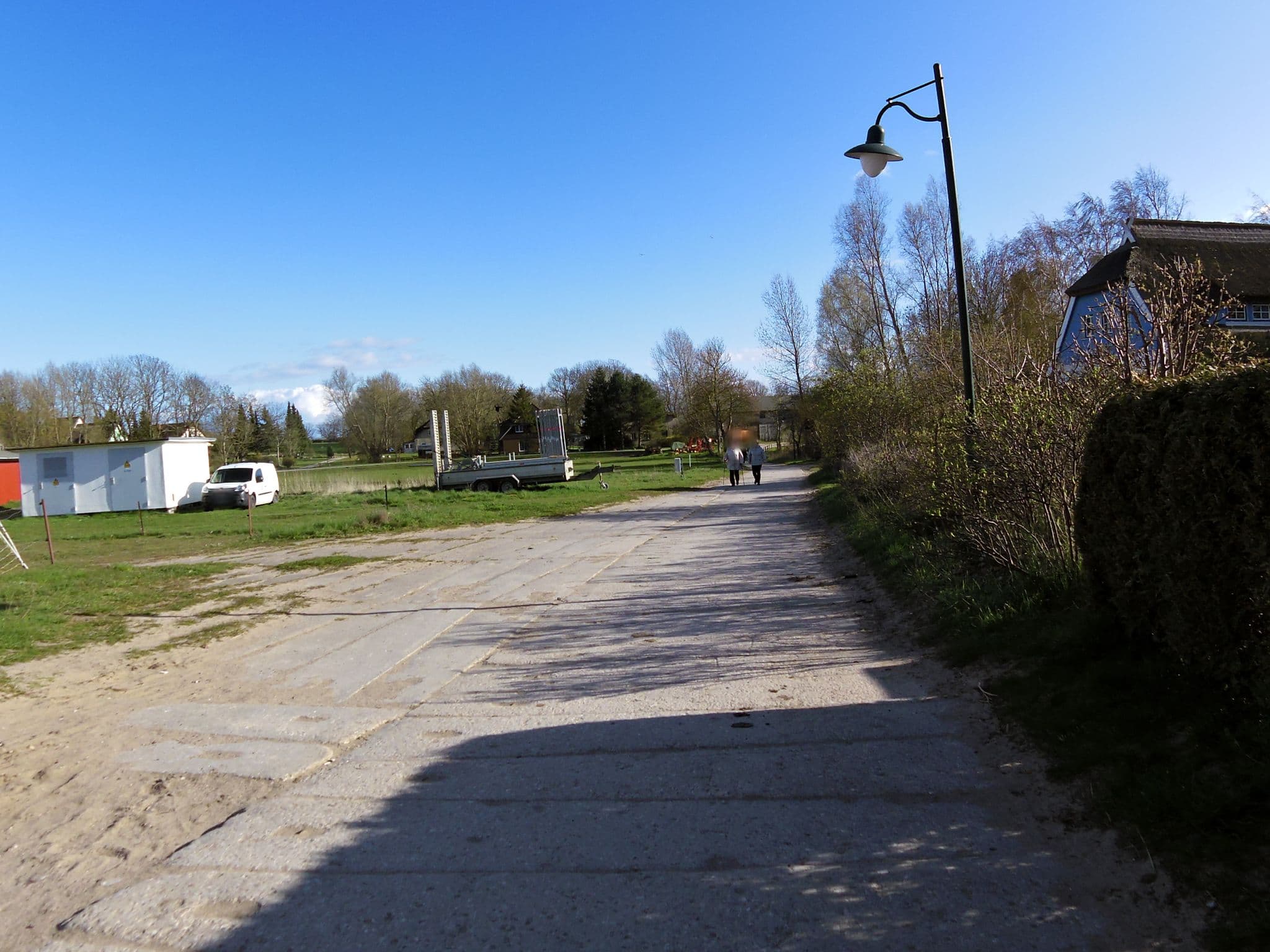 Street view near Leuchtturm Neuwerk, Hiddensee — © zoegglmeyr (CC BY-SA · Mapillary)