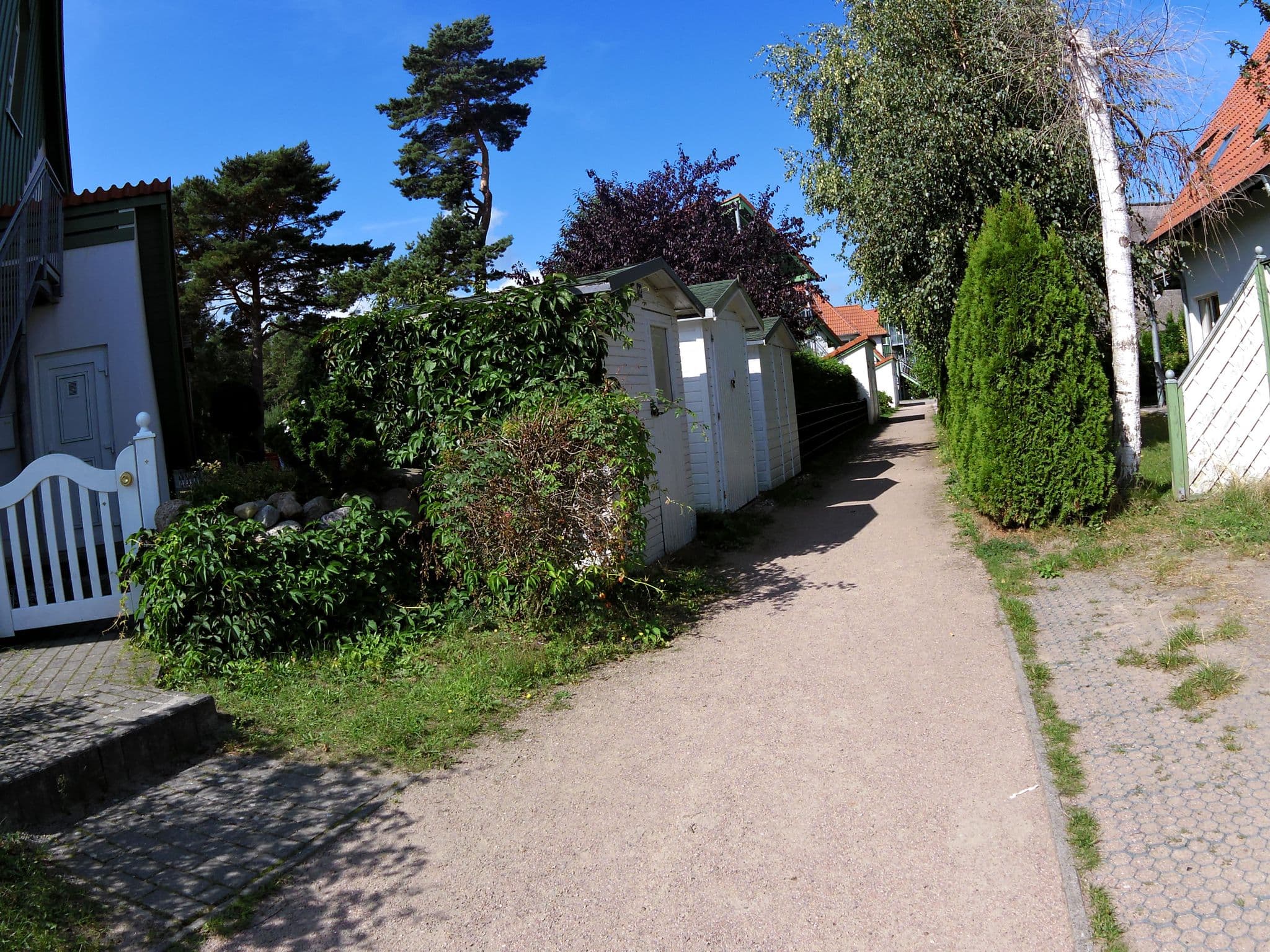 Street view near Dünenresidenz, Karlshagen — © zoegglmeyr (CC BY-SA · Mapillary)