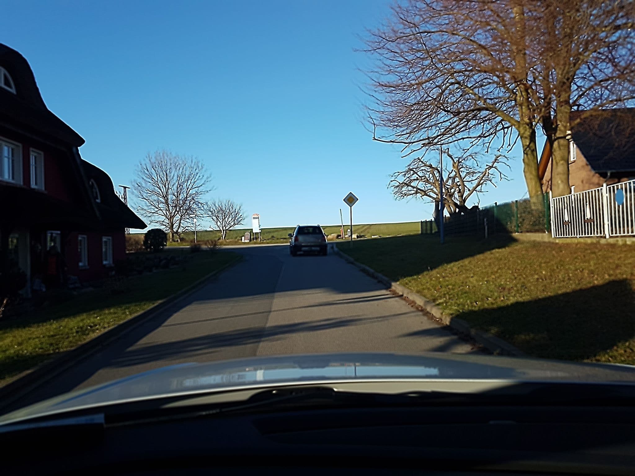 Street view near Karolas Landhus, Ostseebad Göhren — © changchun1 (CC BY-SA · Mapillary)
