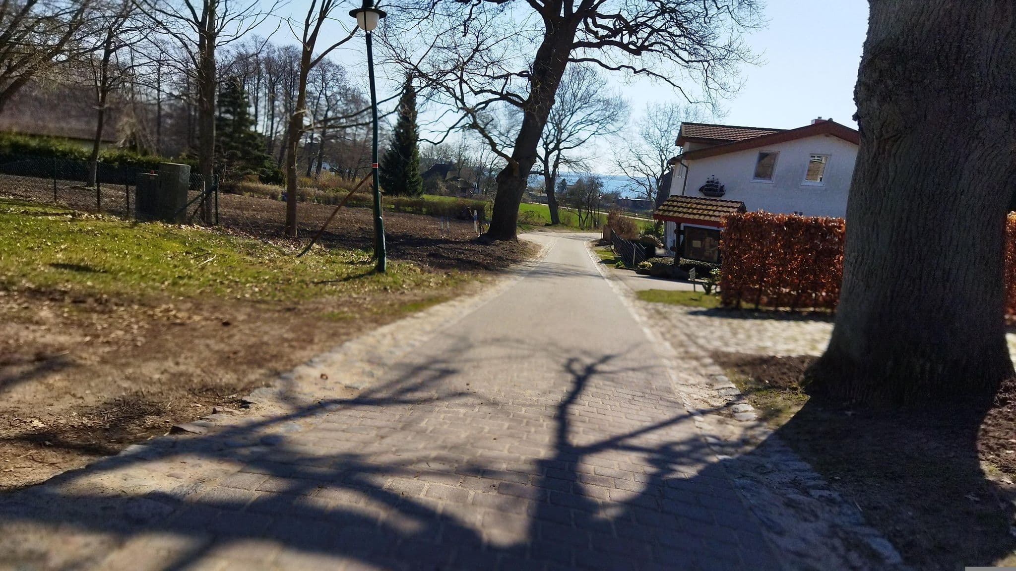Street view near Kapitäns Hus - Apt. 01, Ostseebad Binz — © changchun1 (CC BY-SA · Mapillary)
