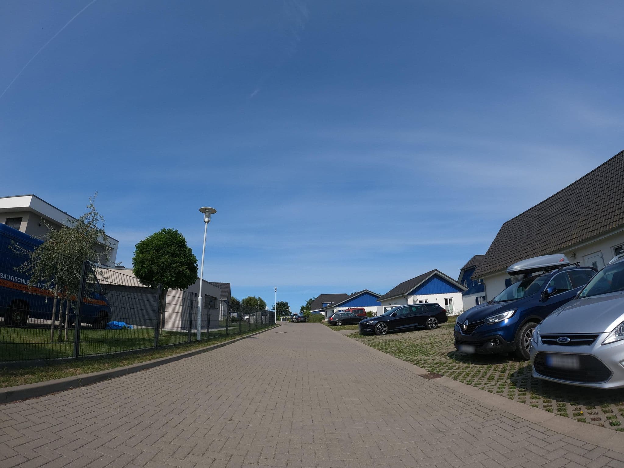 Street view near Fräulein Meer - Dein Ferienhaus auf Rügen, Altefähr — © strubbl (CC BY-SA · Mapillary)