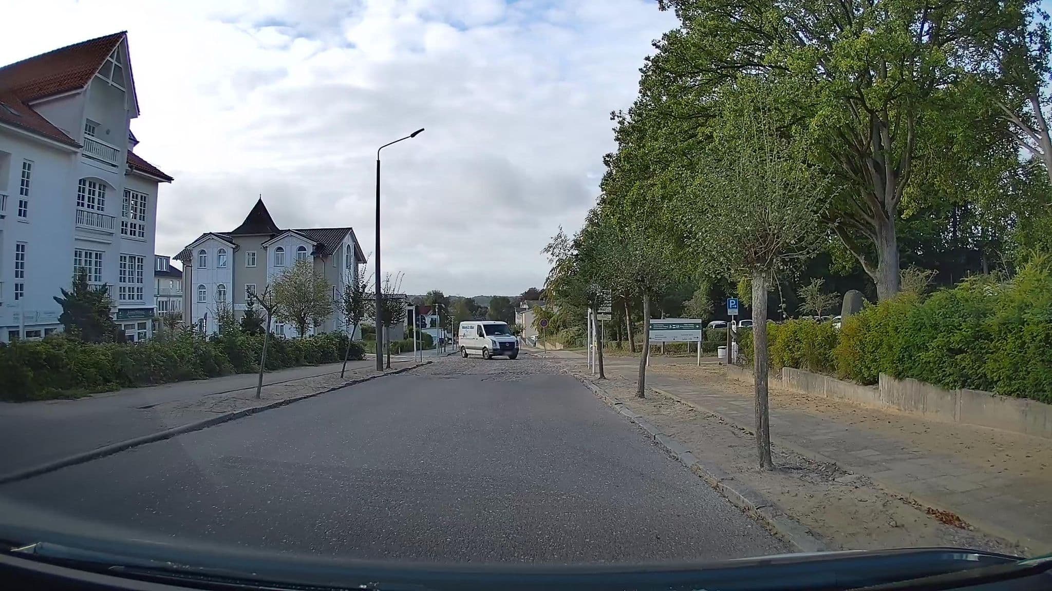 Street view near Haus Baltic, Sellin — © hendel (CC BY-SA · Mapillary)