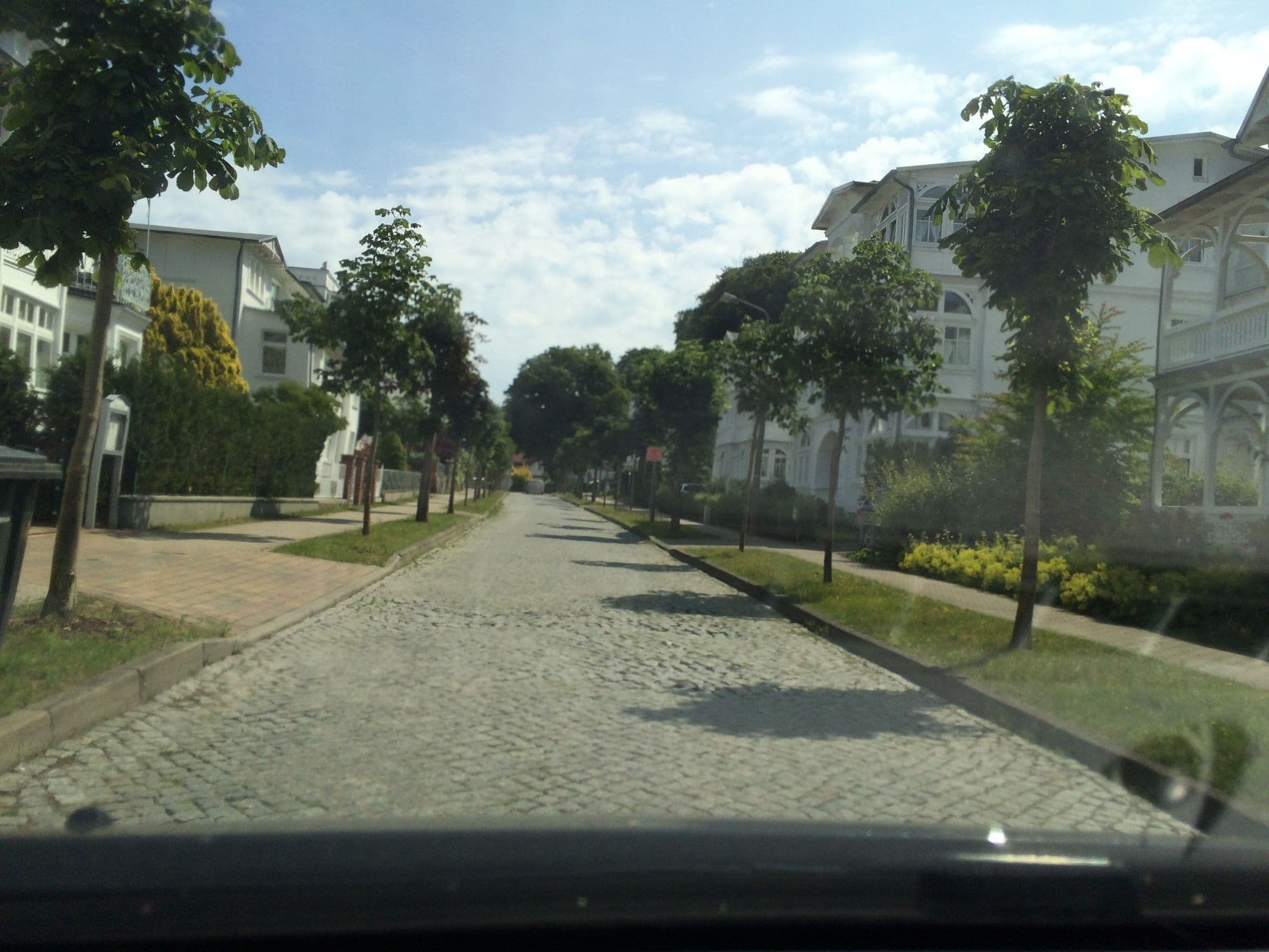 Street view near Ferienwohnung in VILLA AMANDA/ Whg. 9, Ostseebad Binz — © hajak (CC BY-SA · Mapillary)