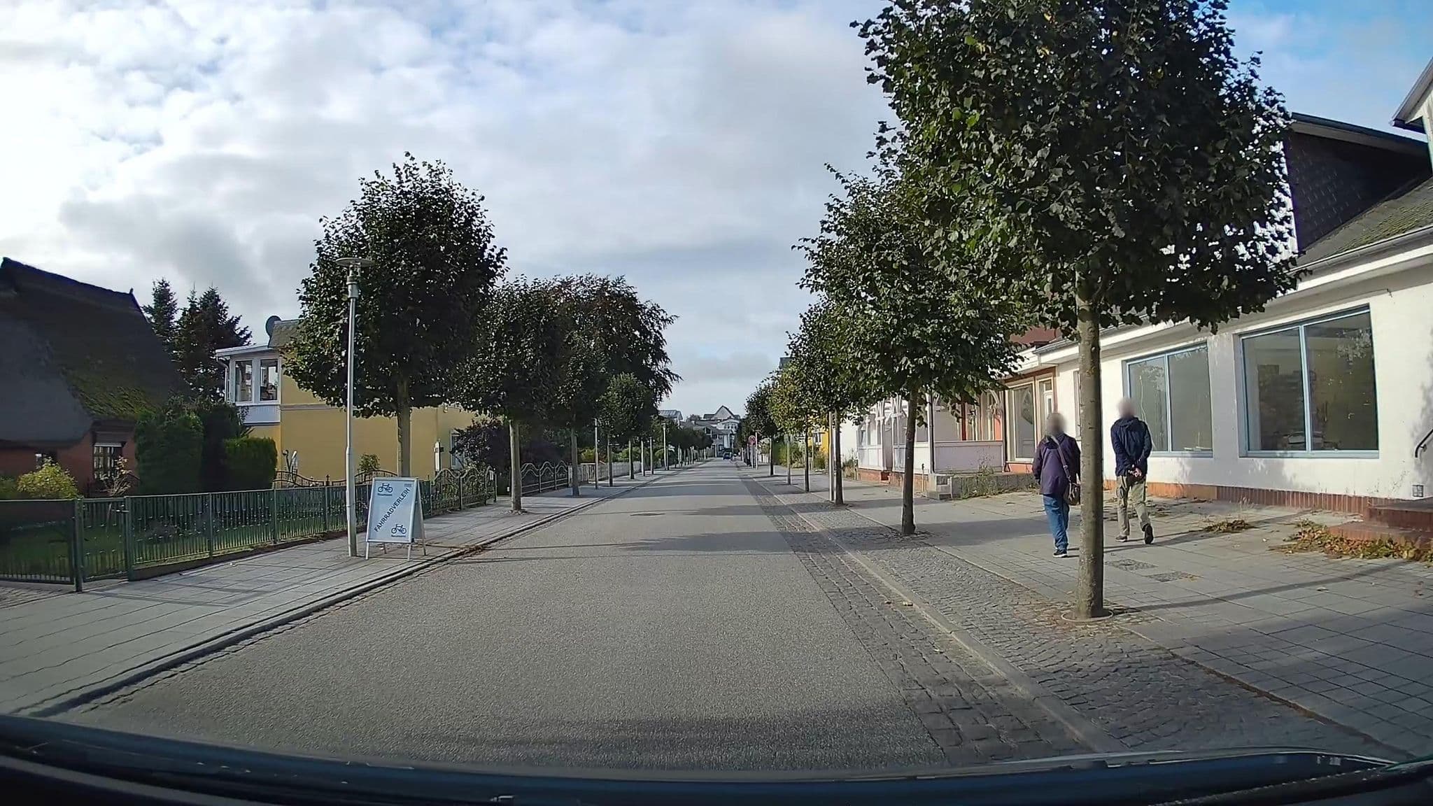 Street view near DEB 033 Appartementhaus Marina Mit, Sellin — © hendel (CC BY-SA · Mapillary)