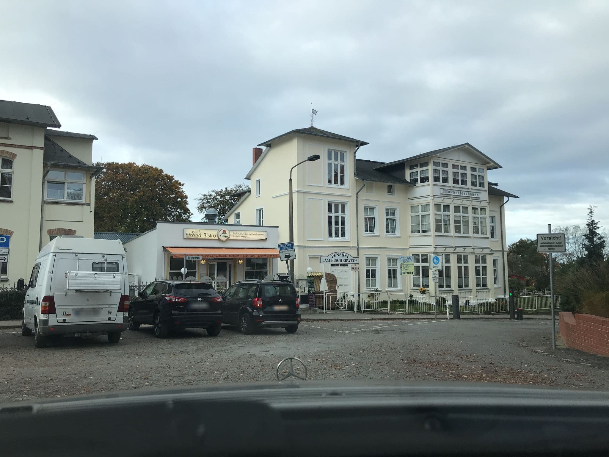 Street view near Strandvillen Heringsdorf, Seebad Heringsdorf — © saschahaberkorn (CC BY-SA · Mapillary)